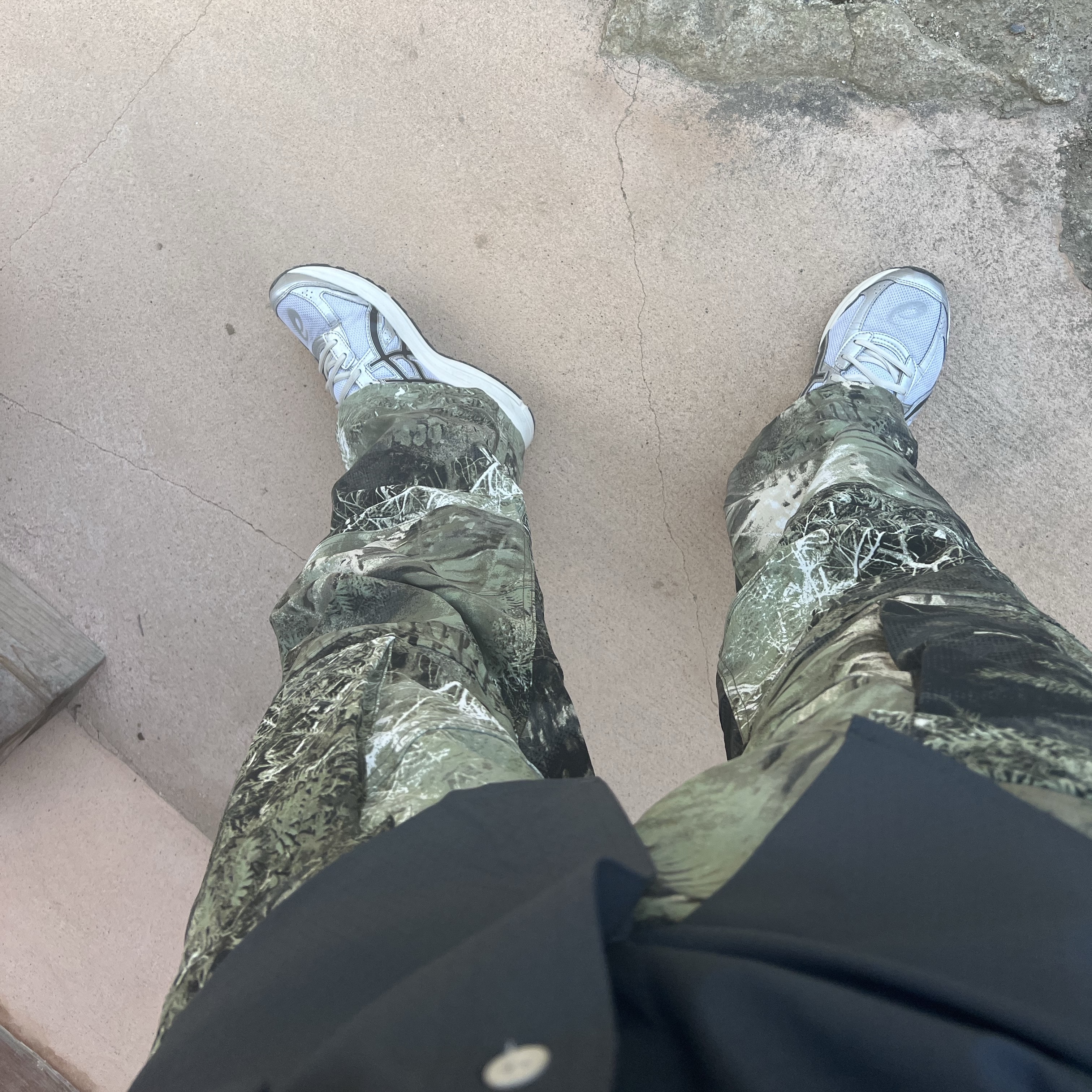 Asics Jog 100 S White Black - 2E Wide, Nike ACG Smith Summit Allover Print Cargo Pants Oil Green - Asia 착용 스타일