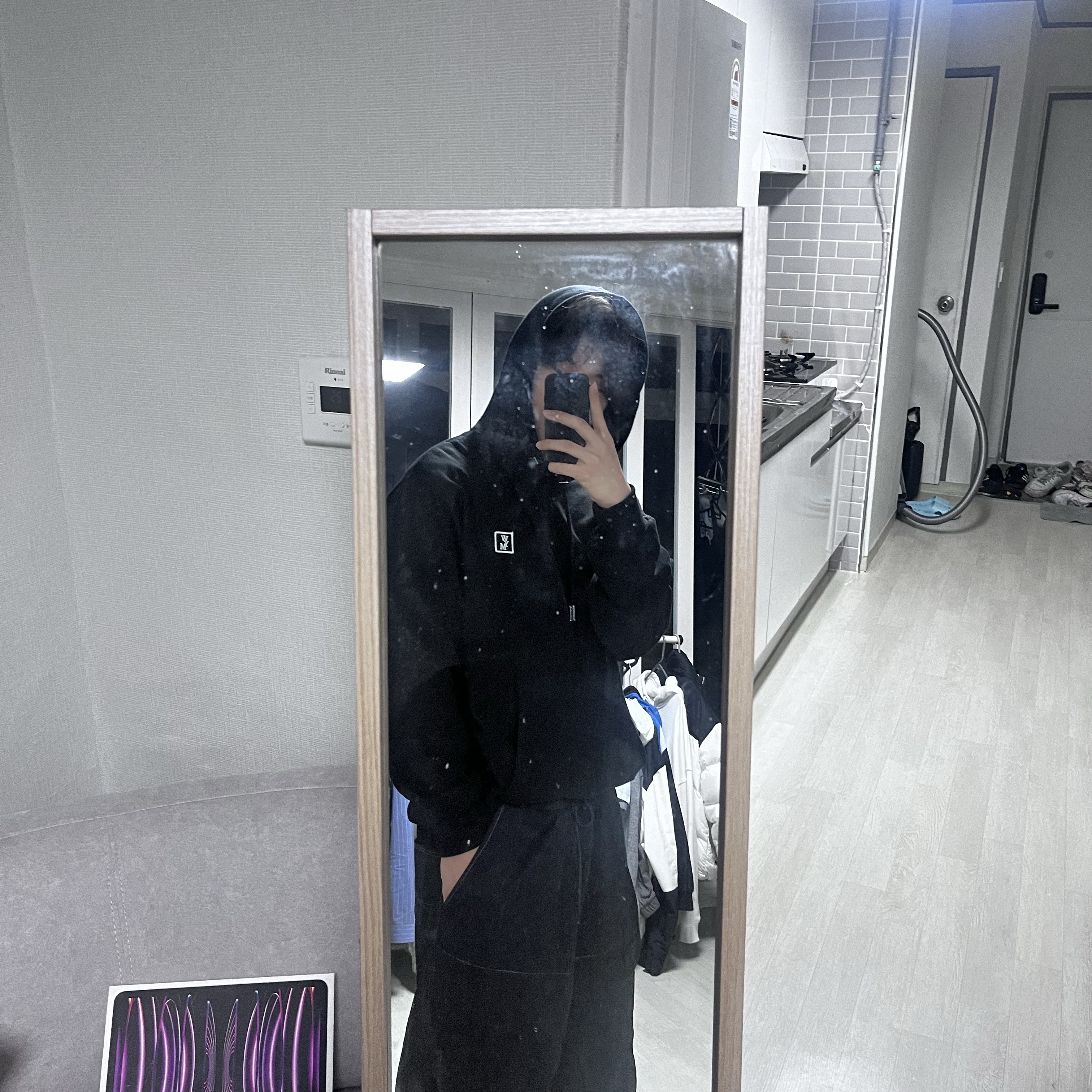 Wooyoungmi Back Logo Hoodie Black - 23FW 착용 스타일 - 1