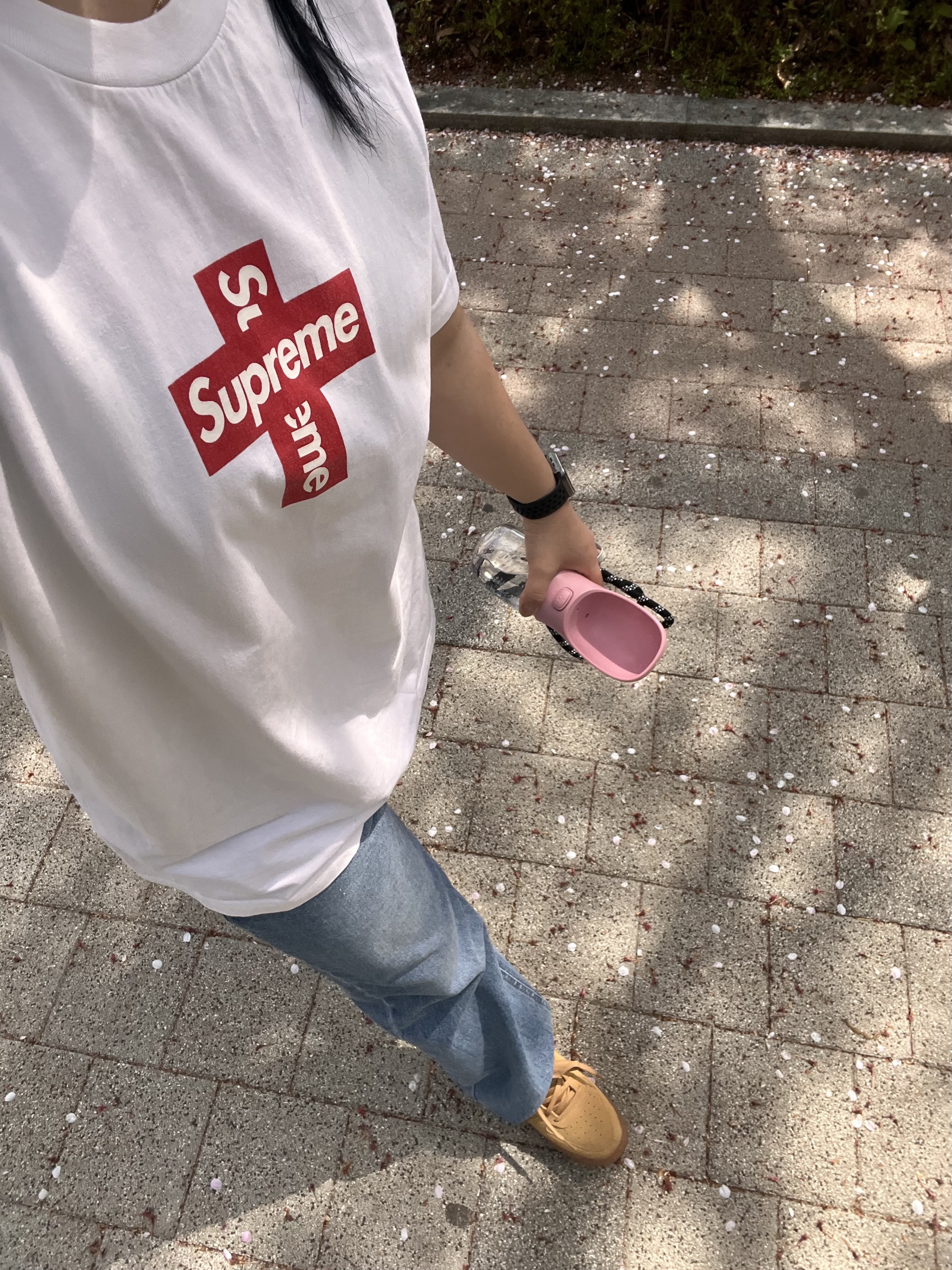 Supreme Washed Chino Twill Camp Cap Red, Supreme Cross Box Logo T-Shirt White - 20FW 착용 스타일 - 1