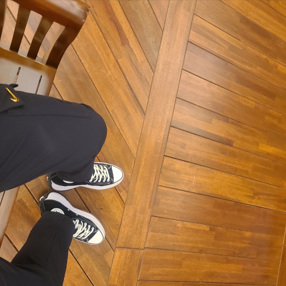 Converse Run Star Hike Hi Black White Gum 착용 스타일