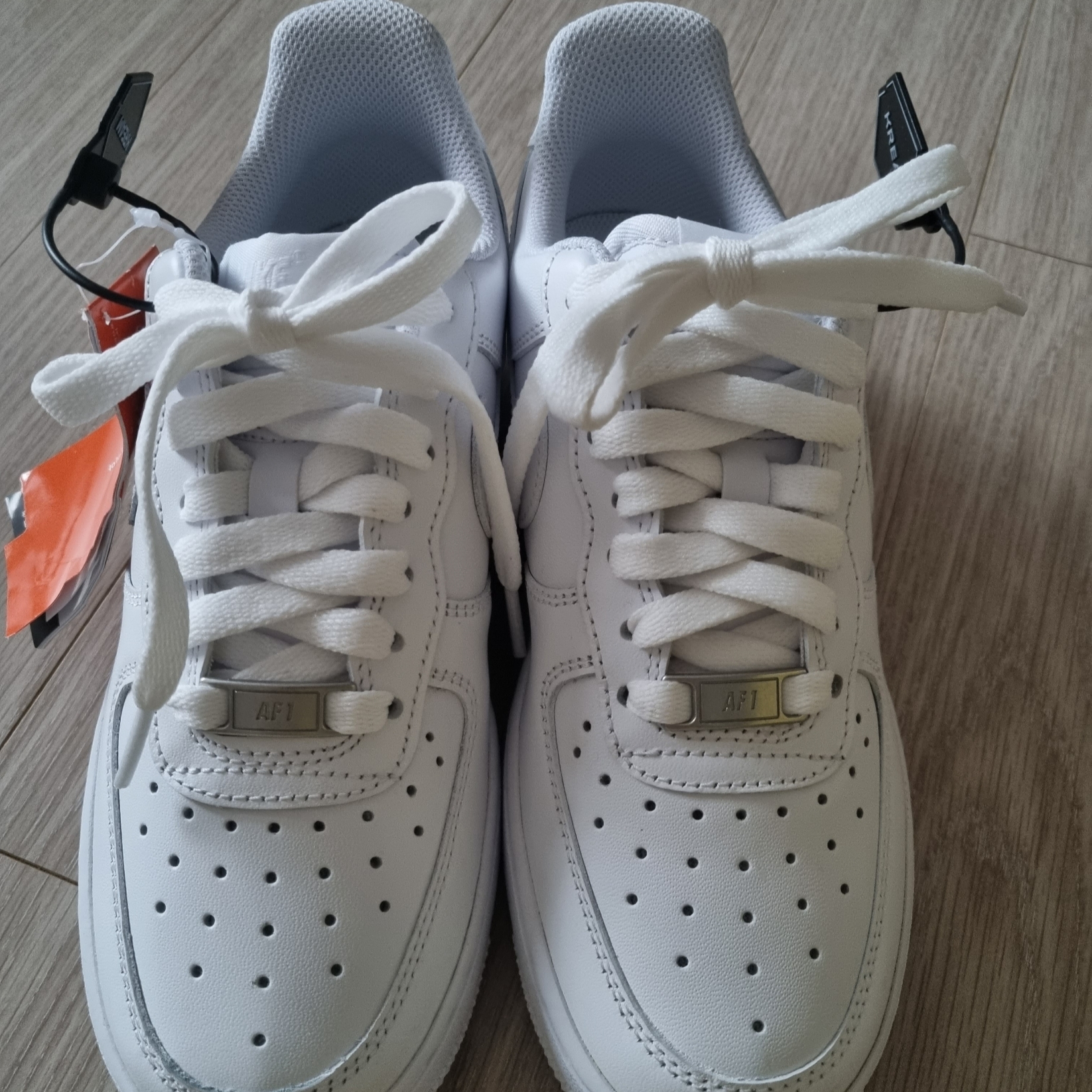 (W) Nike Air Force 1 '07 Low White 착용 스타일 - 1