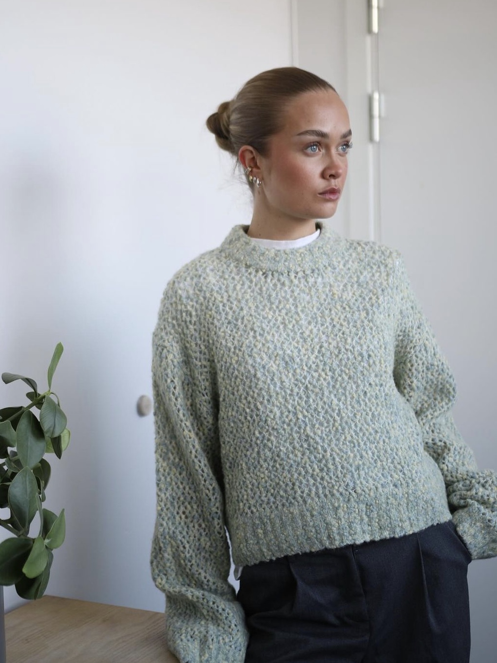 Holzweiler Women Tine Field Crew Neck Light Green Mix 착용 스타일 - 2