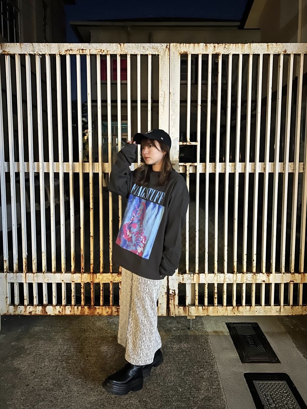 Flagstuff Mutt LS Tee Black 착용 스타일 - 2