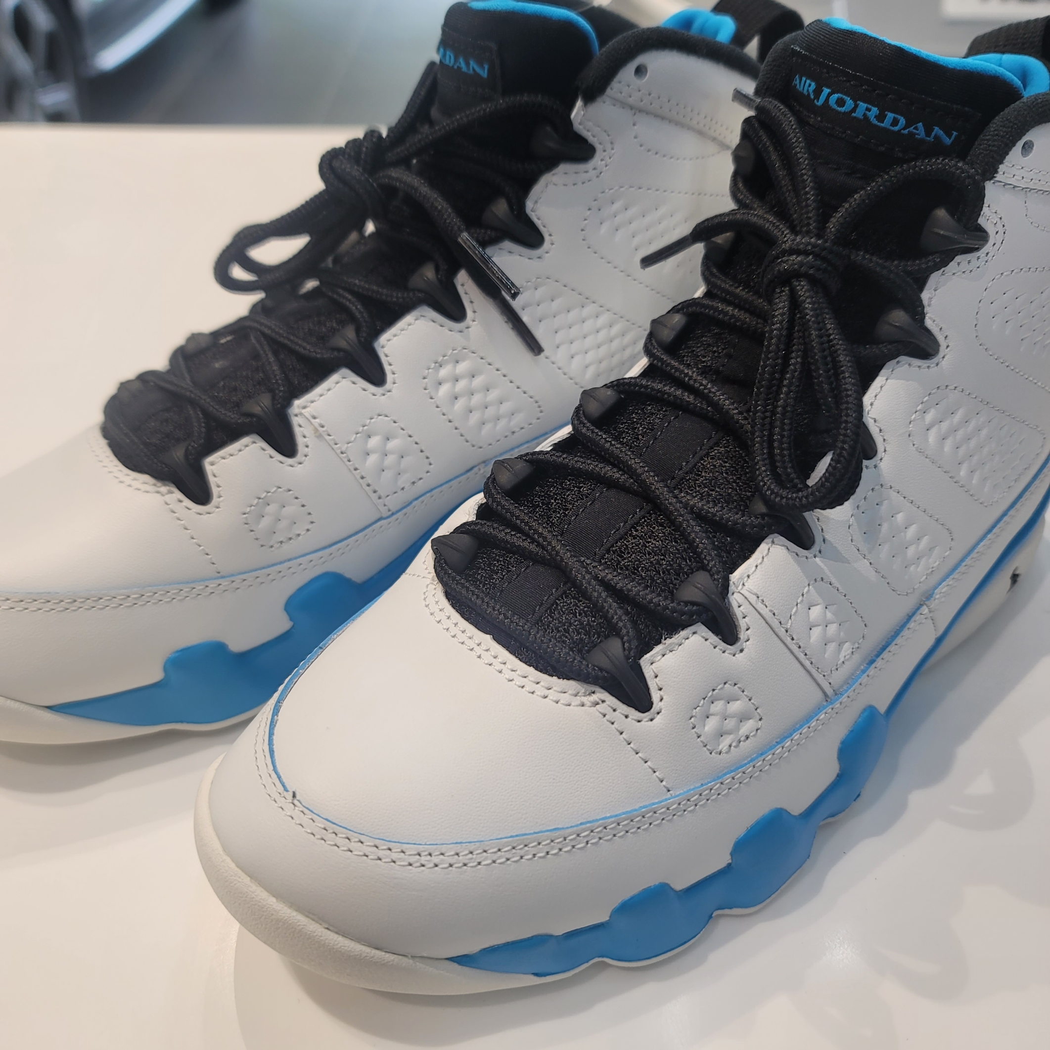 Jordan 9 Retro Powder Blue 착용 스타일 - 1