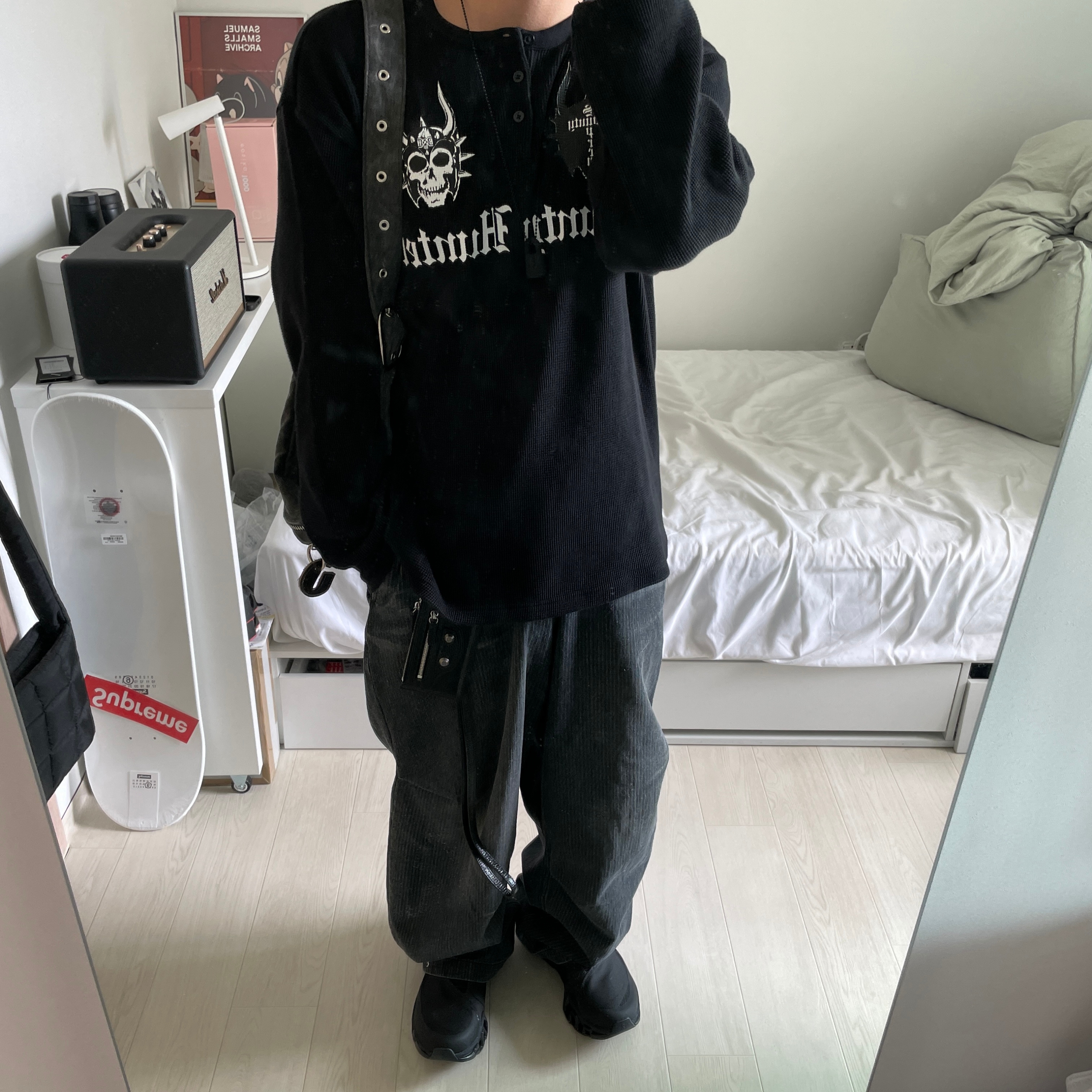 On Running x Post Archive Faction (Paf) Cloudmonster 2 Black Magnet, Balenciaga Le Cagole Men Card Case On Keychain Black 착용 스타일 - 5