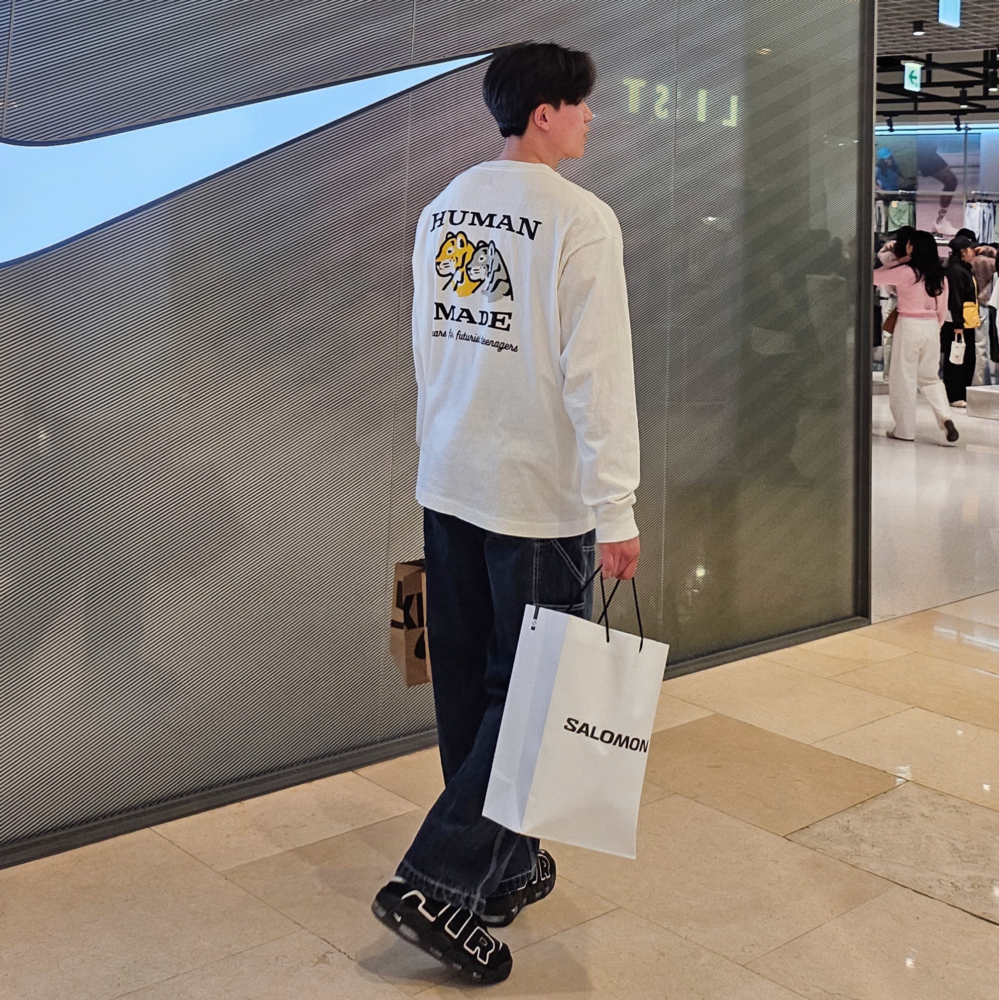 Human Made Graphic L/S T-Shirt #1 White 착용 스타일