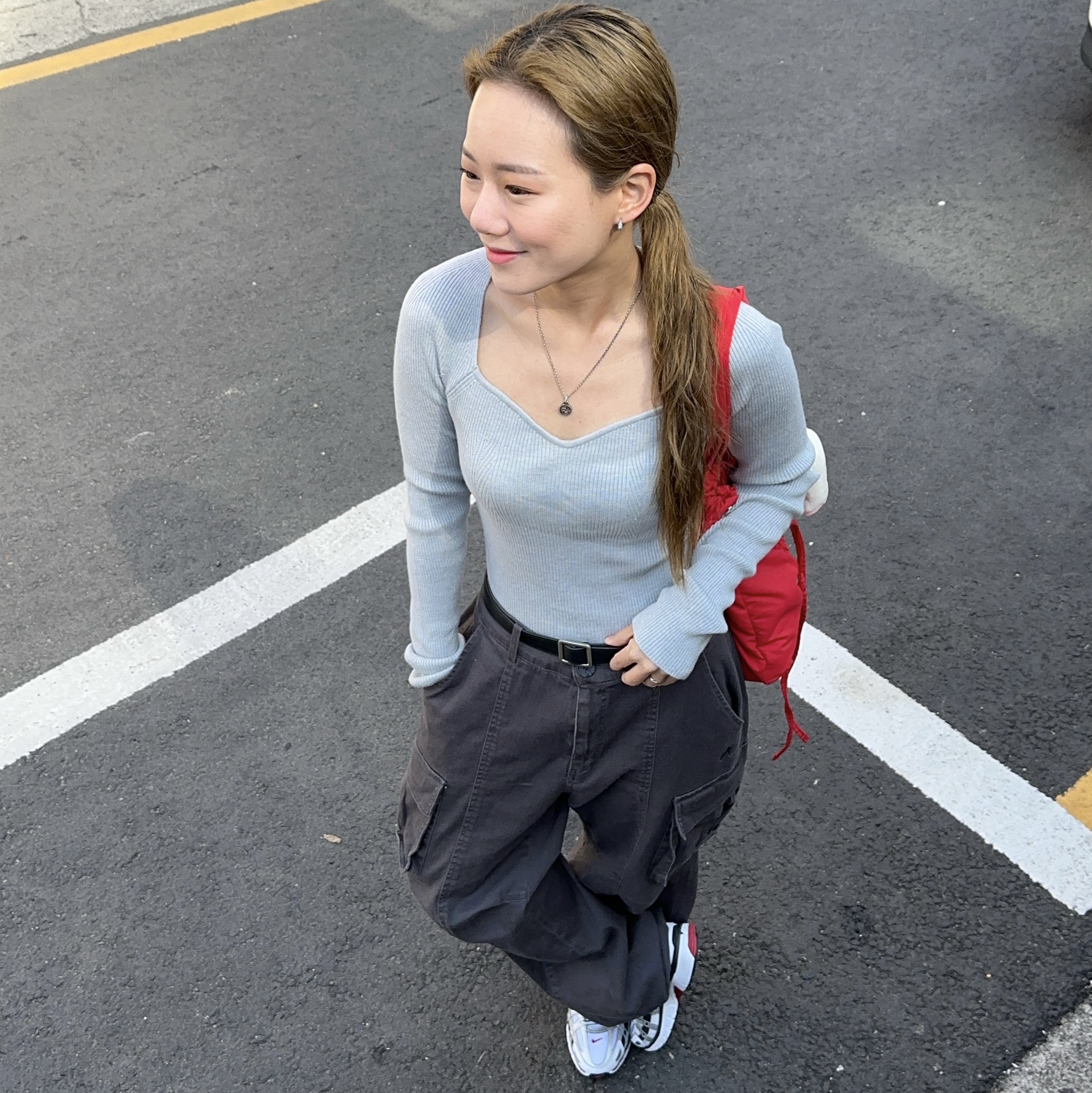 (W) Nike P-6000 Metallic Silver Red 착용 스타일 - 3