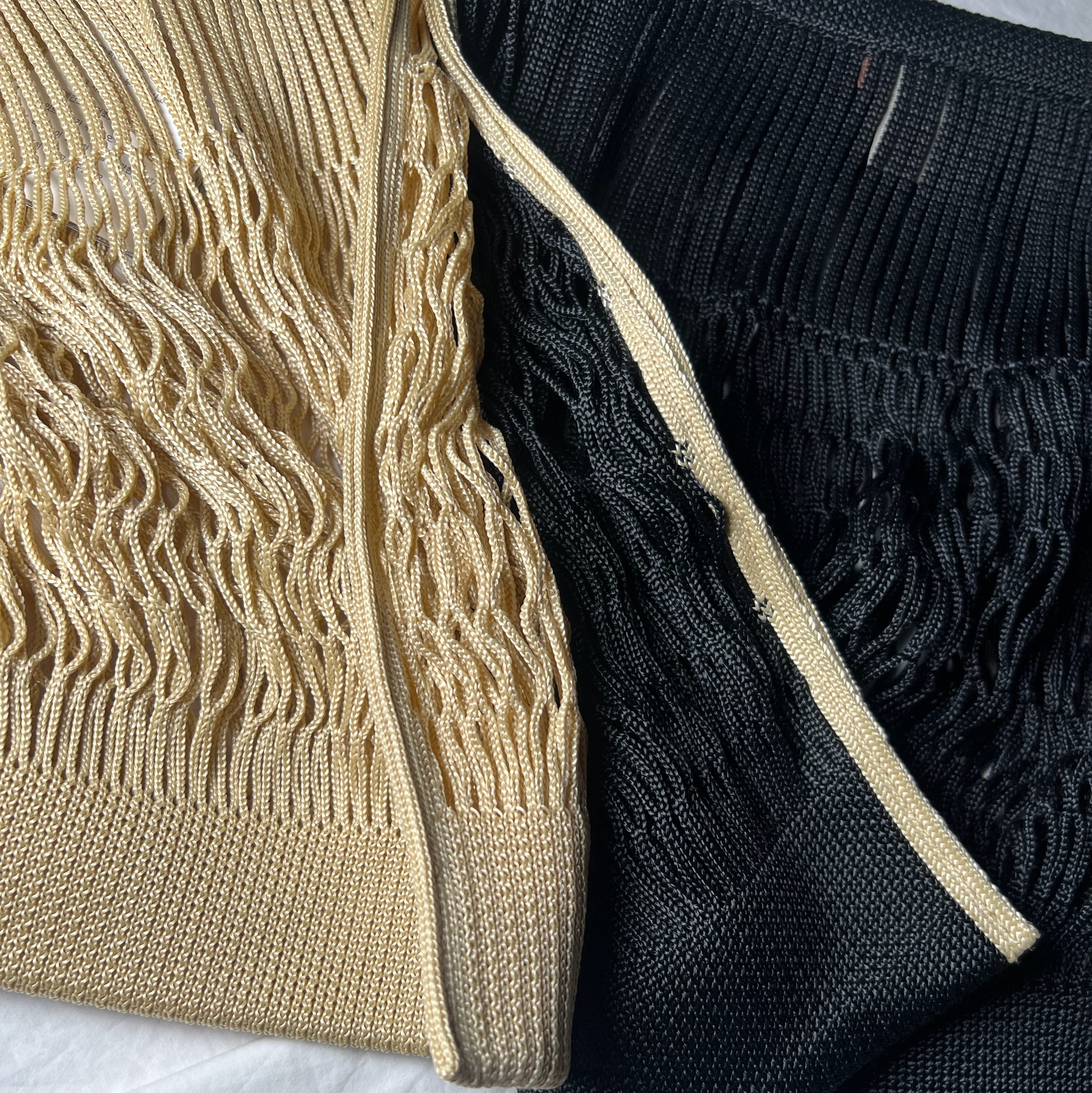 Lemaire Nylon Net Large Crossbody Filt Net Shopping Bag Black, Lemaire Nylon Net Large Crossbody Filt Net Shopping Bag Light Beige 착용 스타일