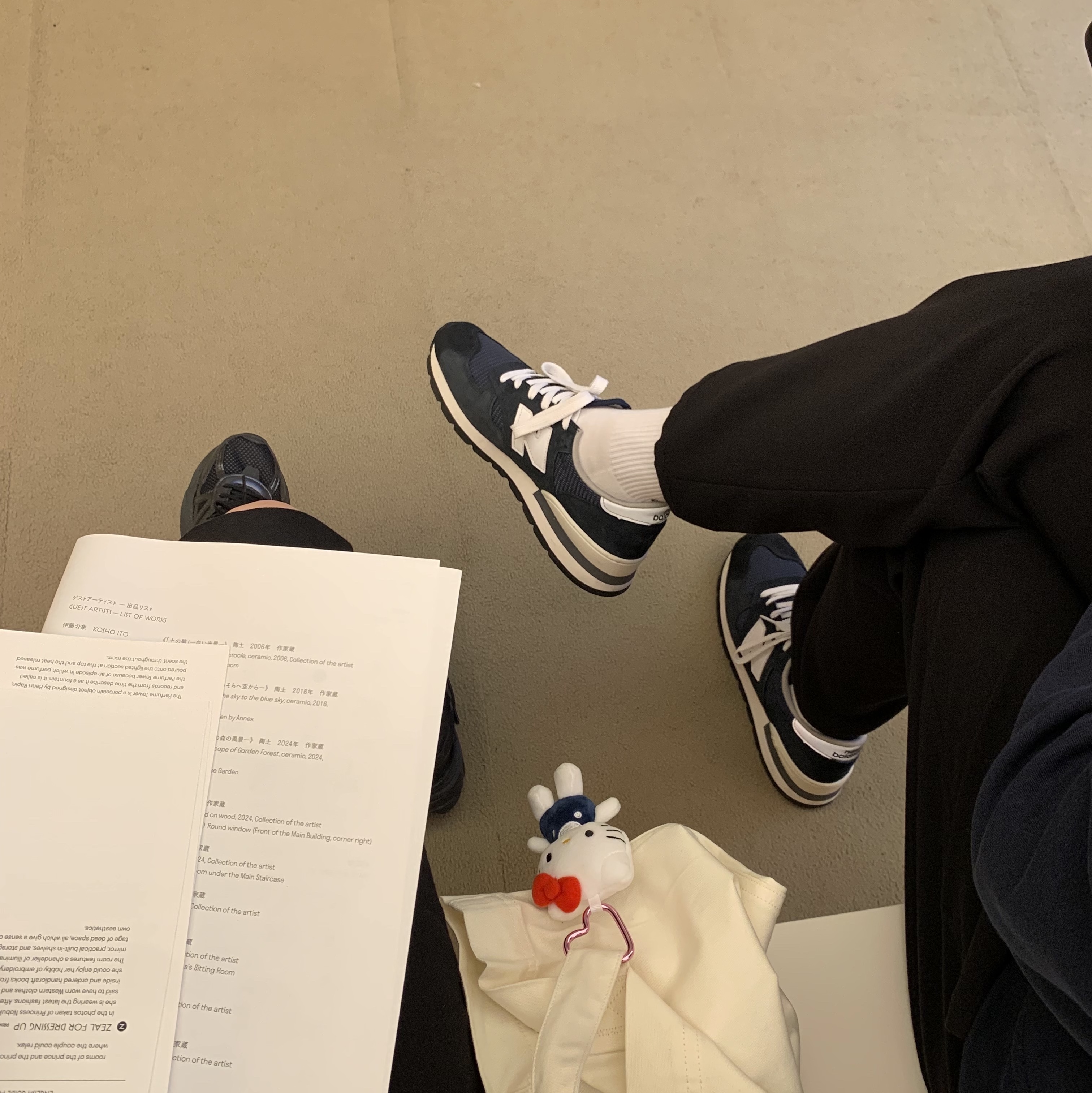 New Balance 990v1 Made in USA Navy, Nike V2K Run Black Anthracite 착용 스타일