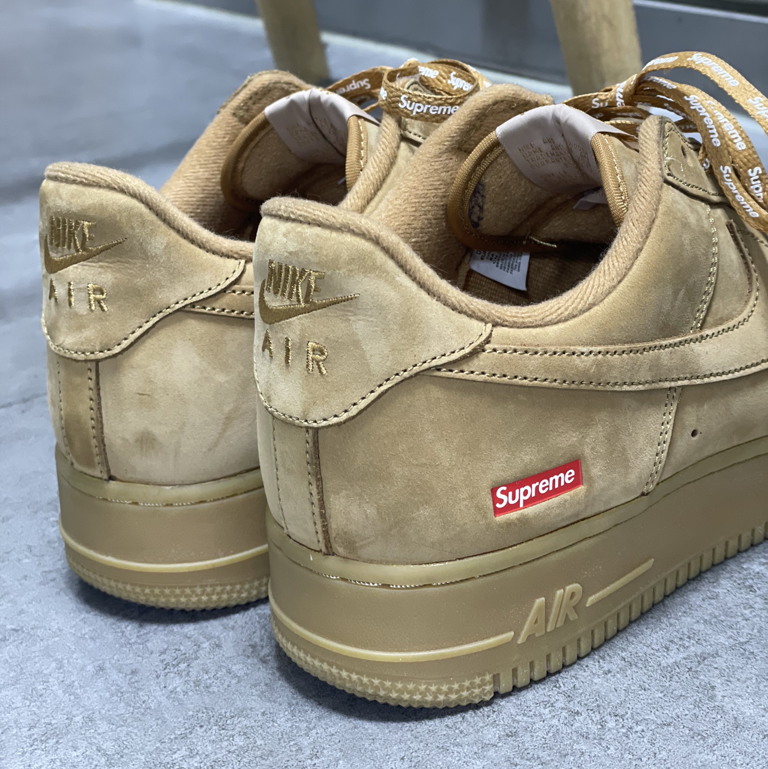 Nike x Supreme Air Force 1 Low Flax 착용 스타일