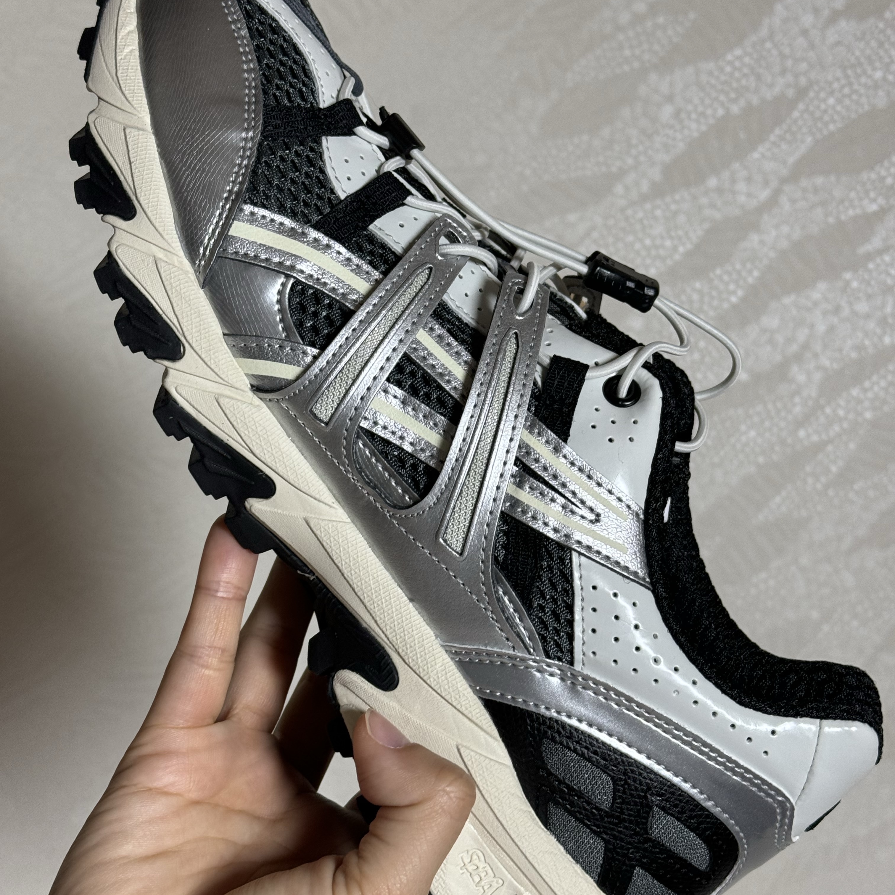 Asics Unlimited Gel-Sonoma 15-50 Steel Grey Pure Silver 착용 스타일 - 2