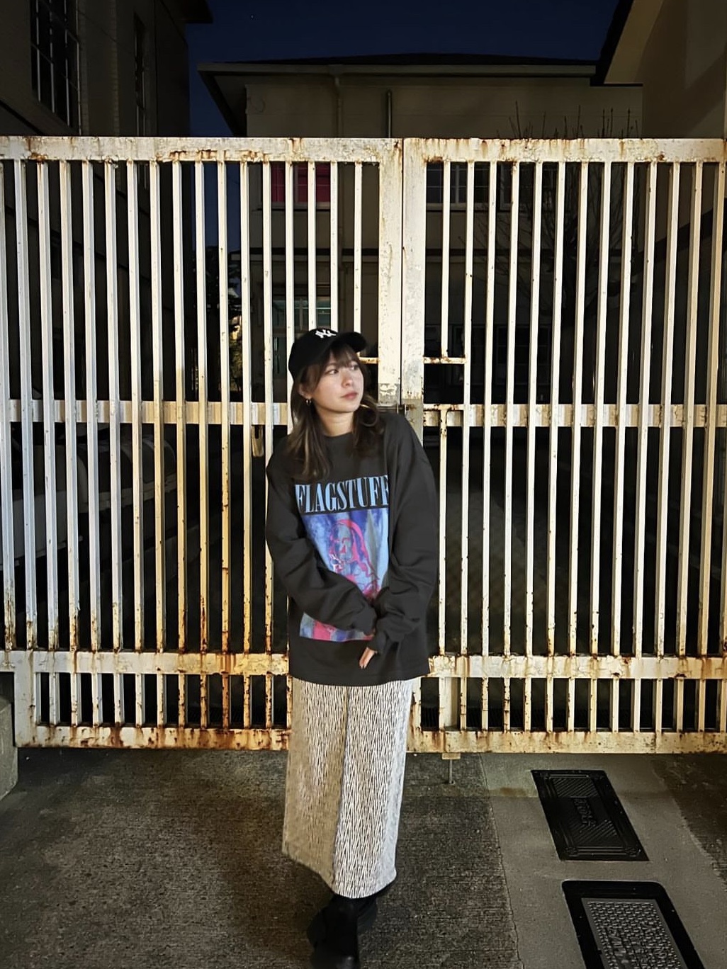 Flagstuff Mutt LS Tee Black 착용 스타일 - 1