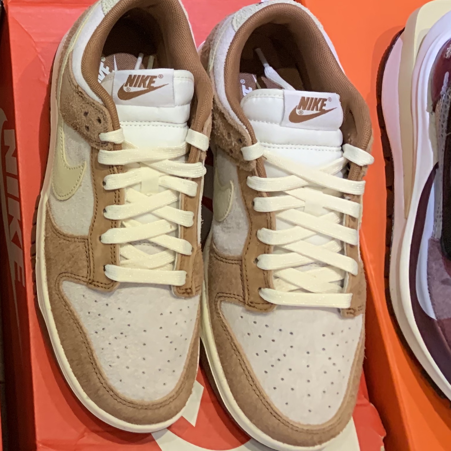 Nike Dunk Low Pro Premium Medium Curry 착용 스타일