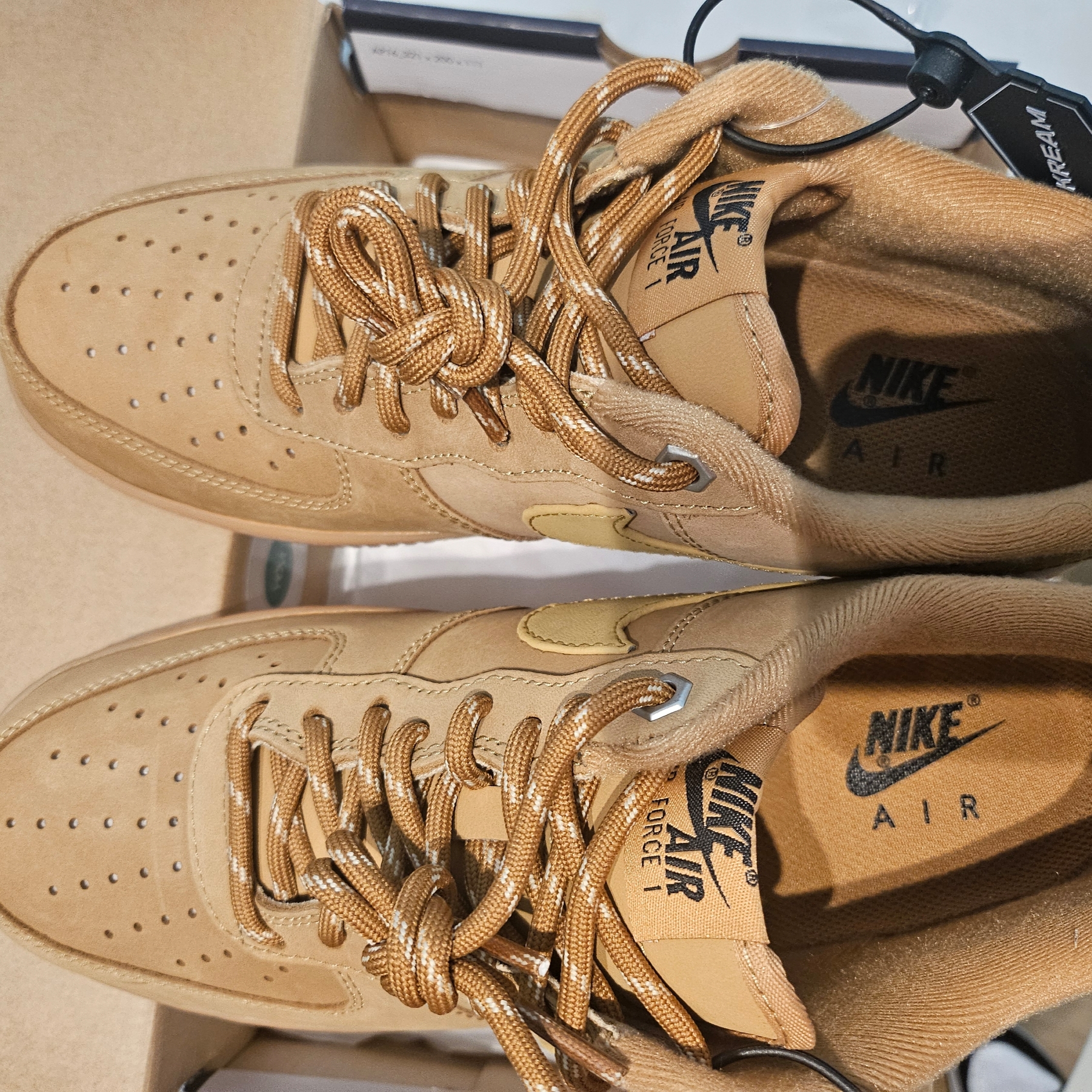 Nike Air Force 1 '07 WB Flax 착용 스타일 - 2