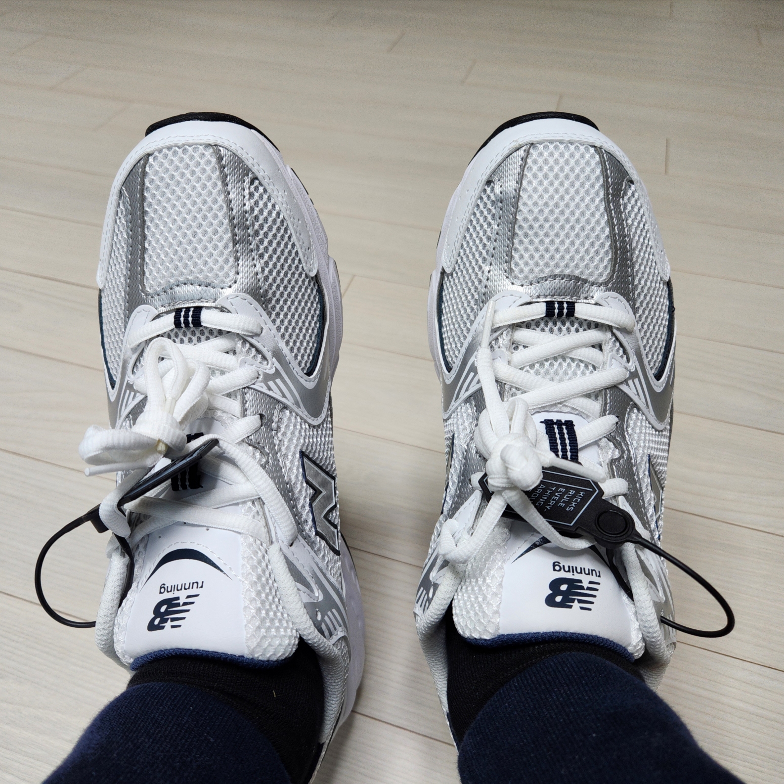 New Balance 530 White 착용 스타일