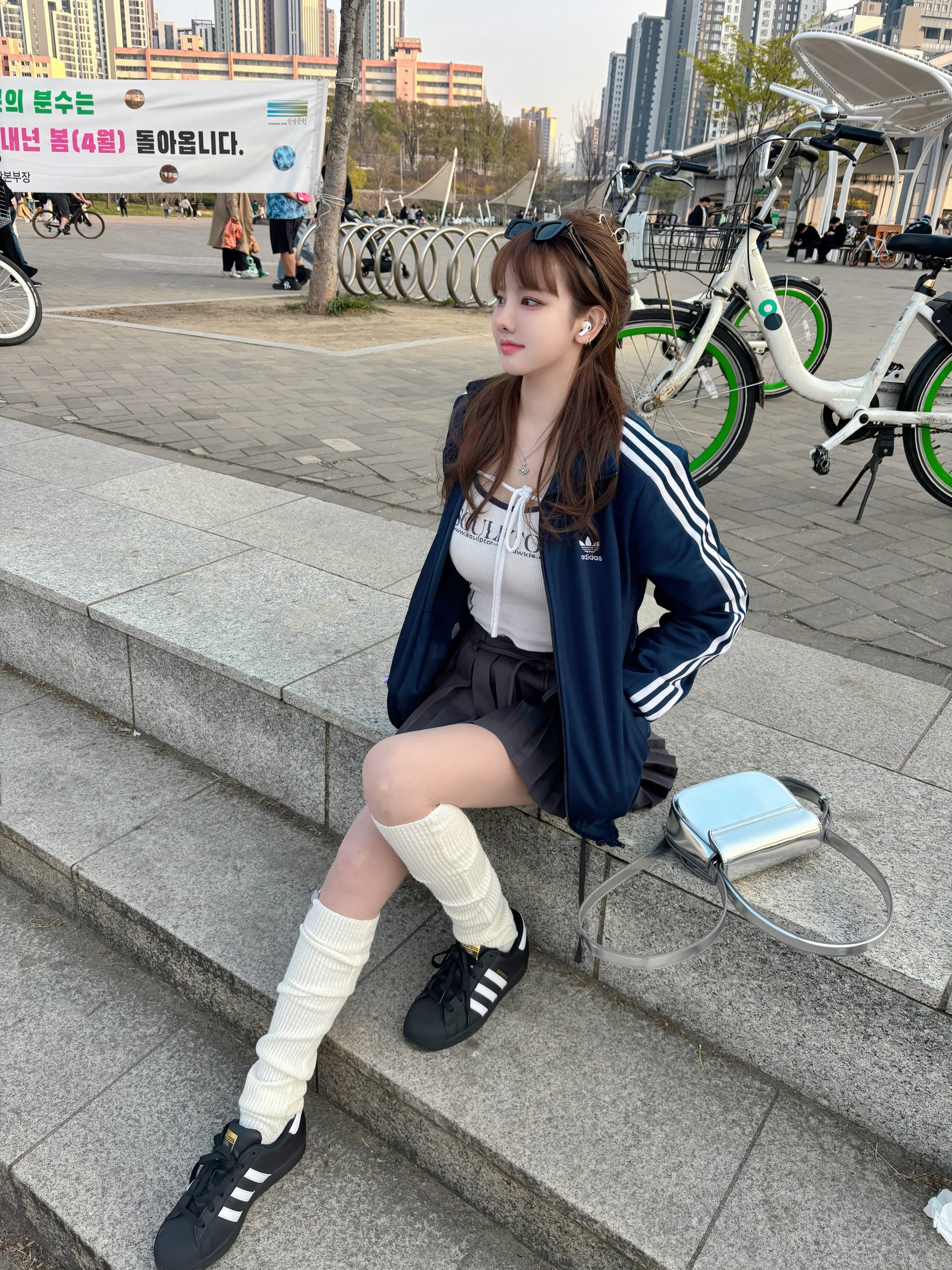 Adidas Superstar Core Black White, Adidas Adicolor Classic Beckenbauer Track Jacket Night Indigo - KR Sizing 착용 스타일