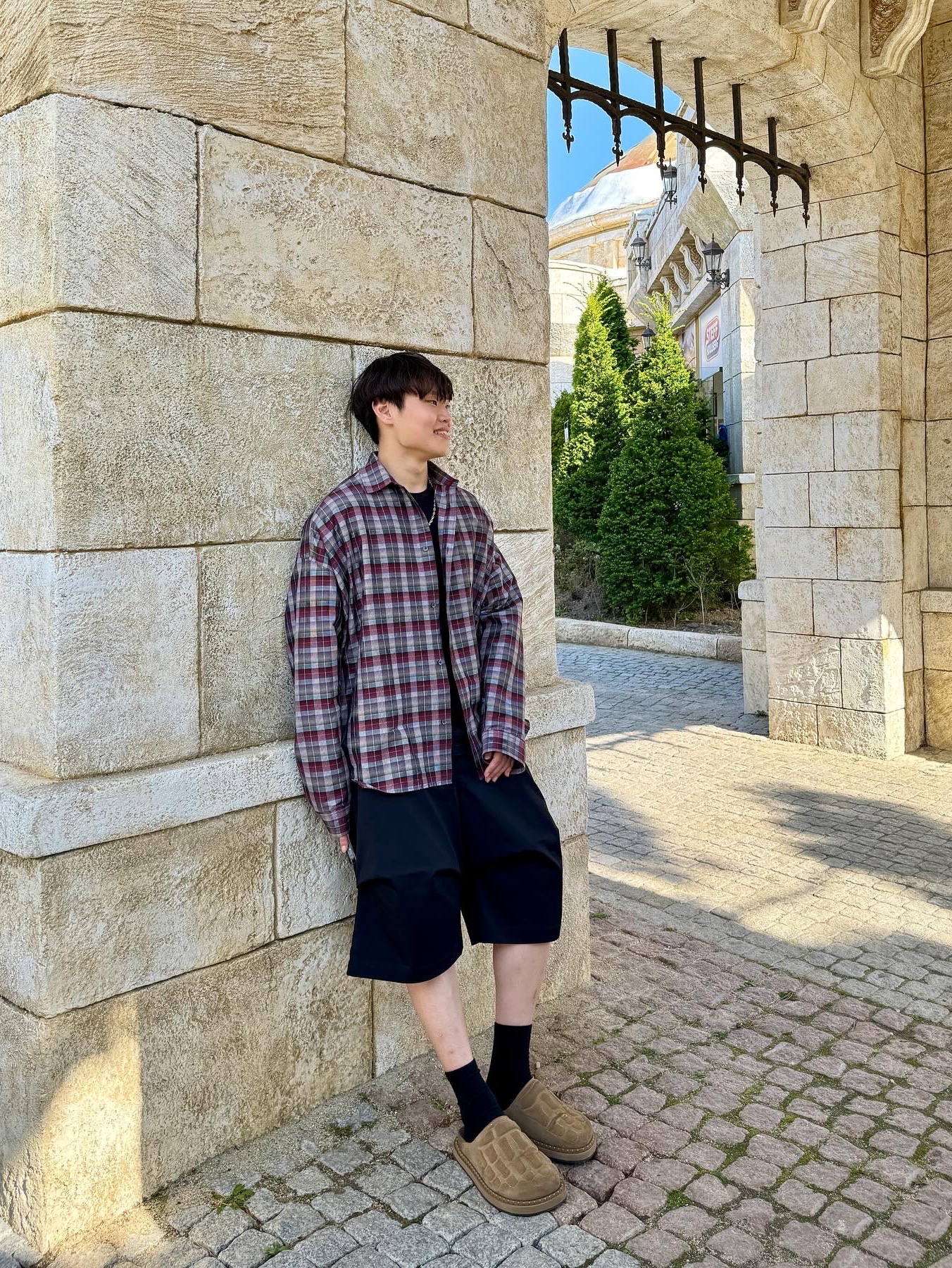 Nonnod Flexible String Check Shirts Wine, Nonnod Alpine Carpenter Shorts Matt Black 착용 스타일 - 1