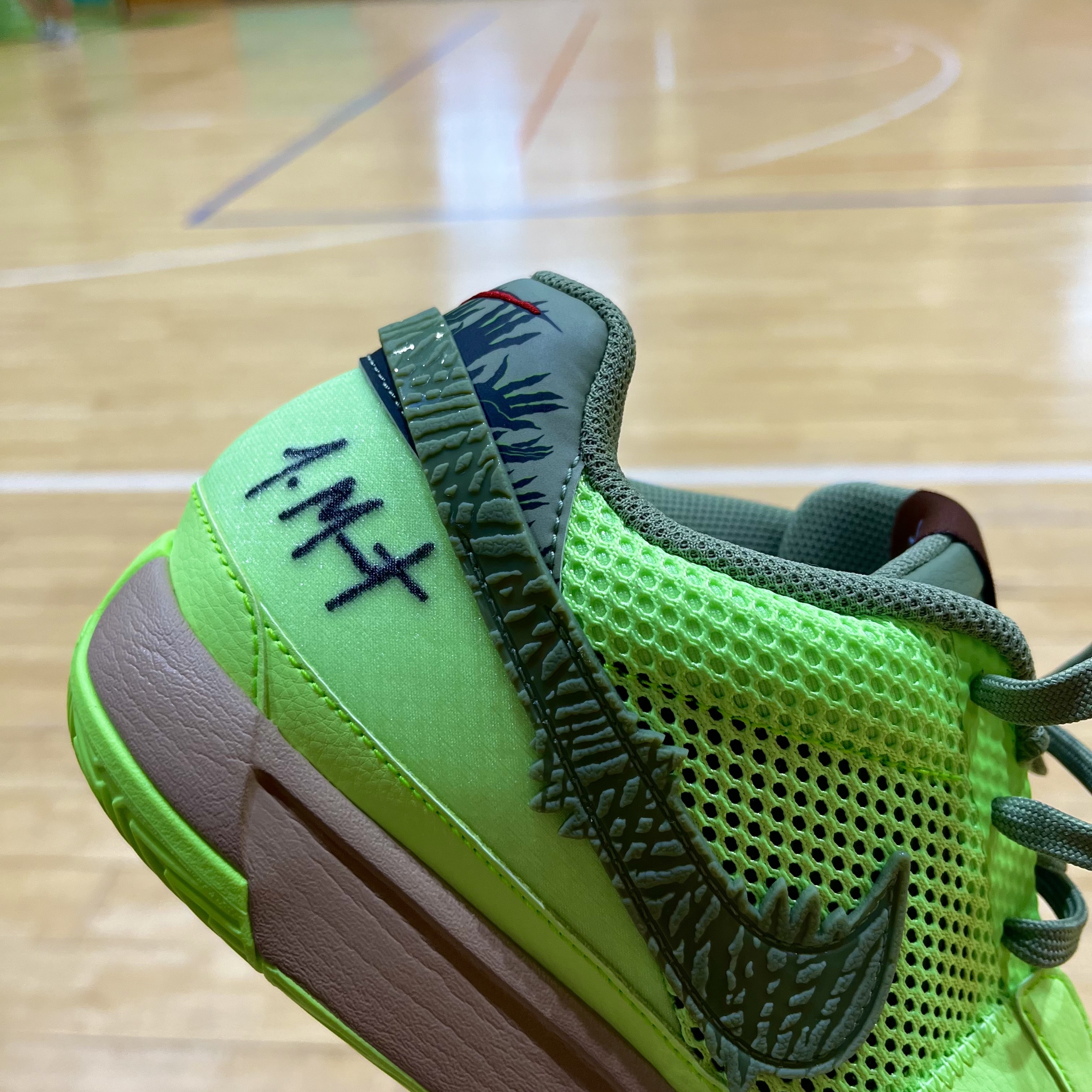 Nike Ja 1 NRG EP Lime Blast Oil Green 착용 스타일 - 2