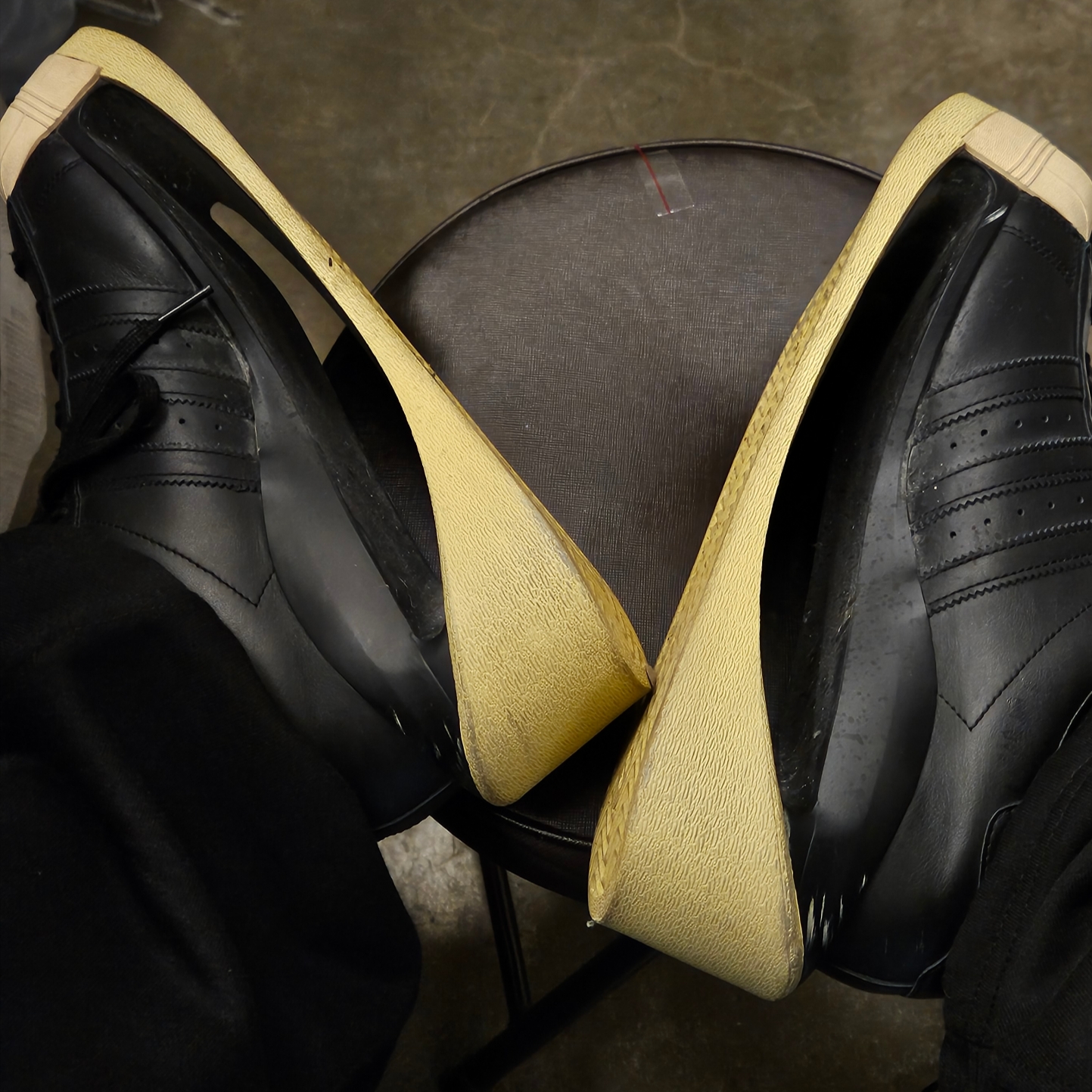 Y-3 Gendo Superstar Black Easy Yellow 착용 스타일 - 2