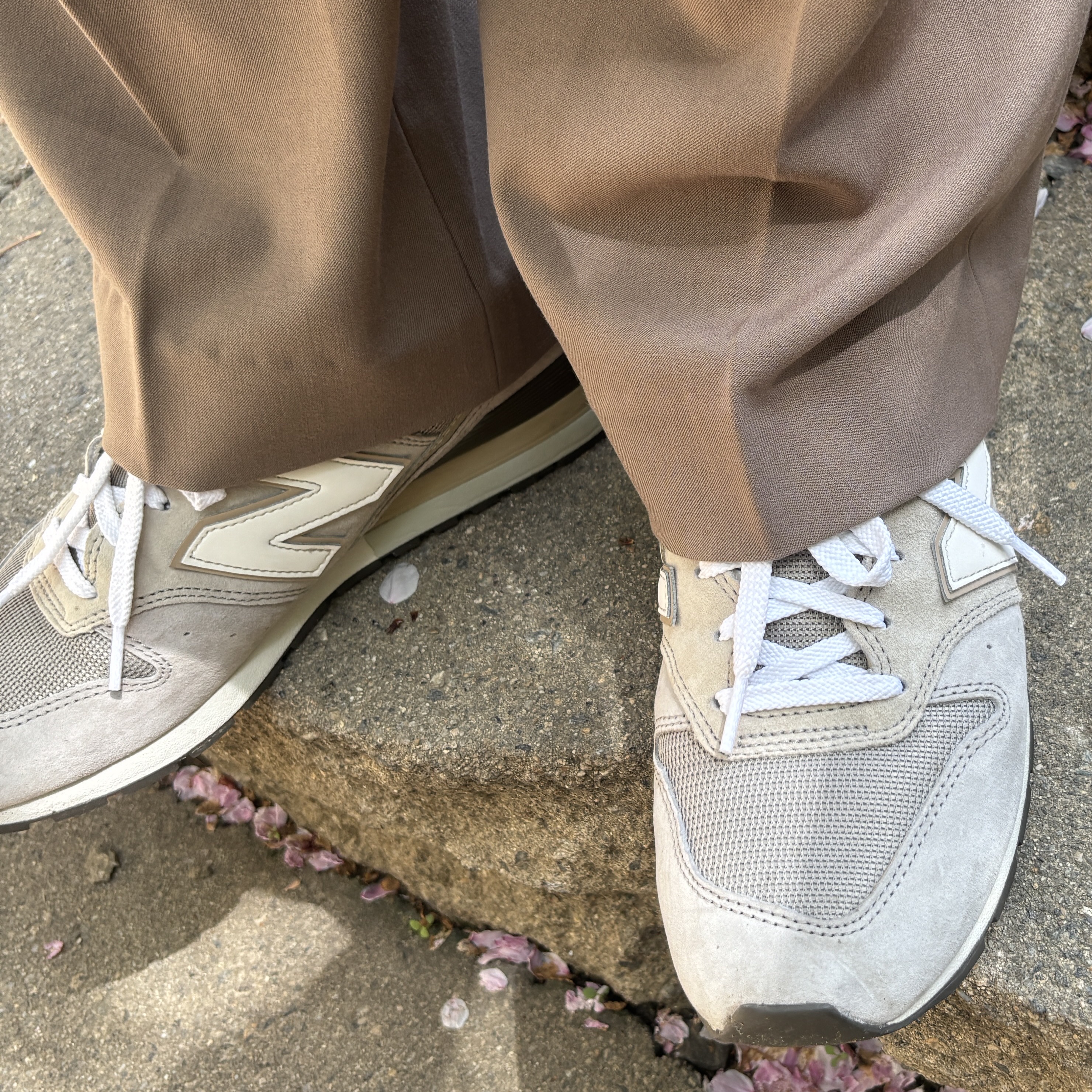 New Balance 996 Brown 착용 스타일 - 3