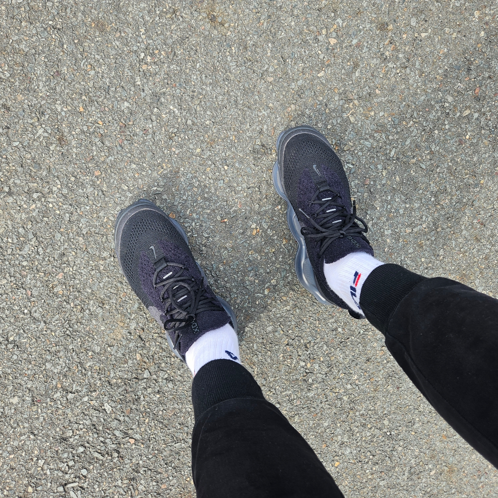 Nike Air Max Scorpion Flyknit Black Anthracite 착용 스타일