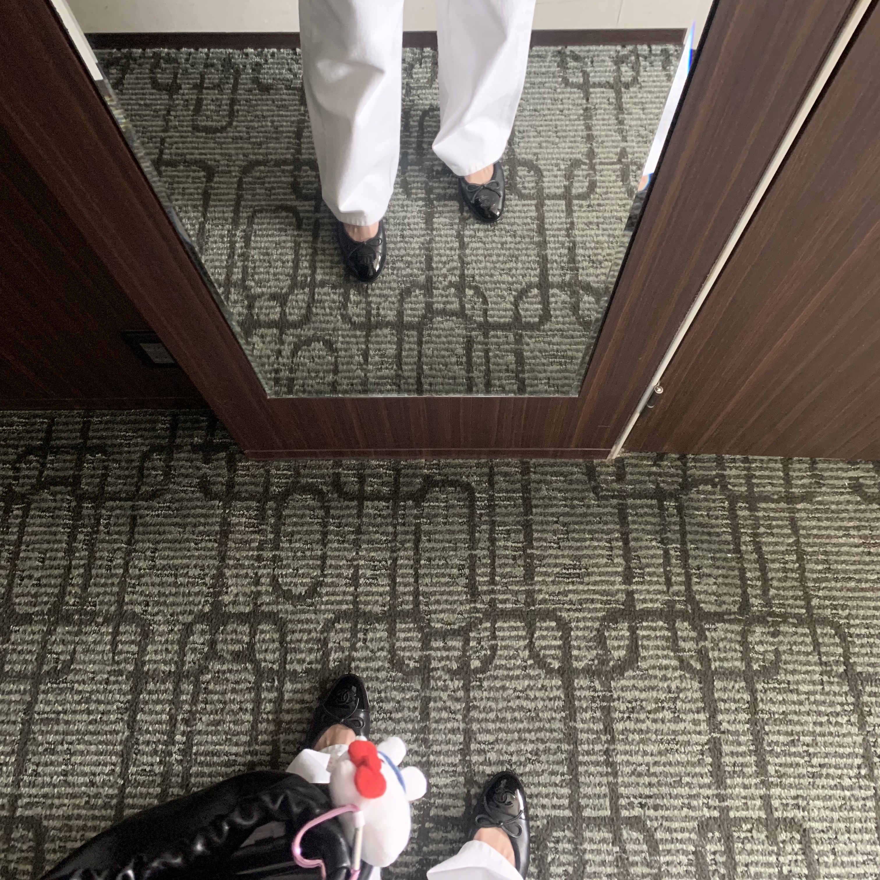 (W) Chanel Ballerina Flat Lambskin Patent Calfskin & Black 착용 스타일
