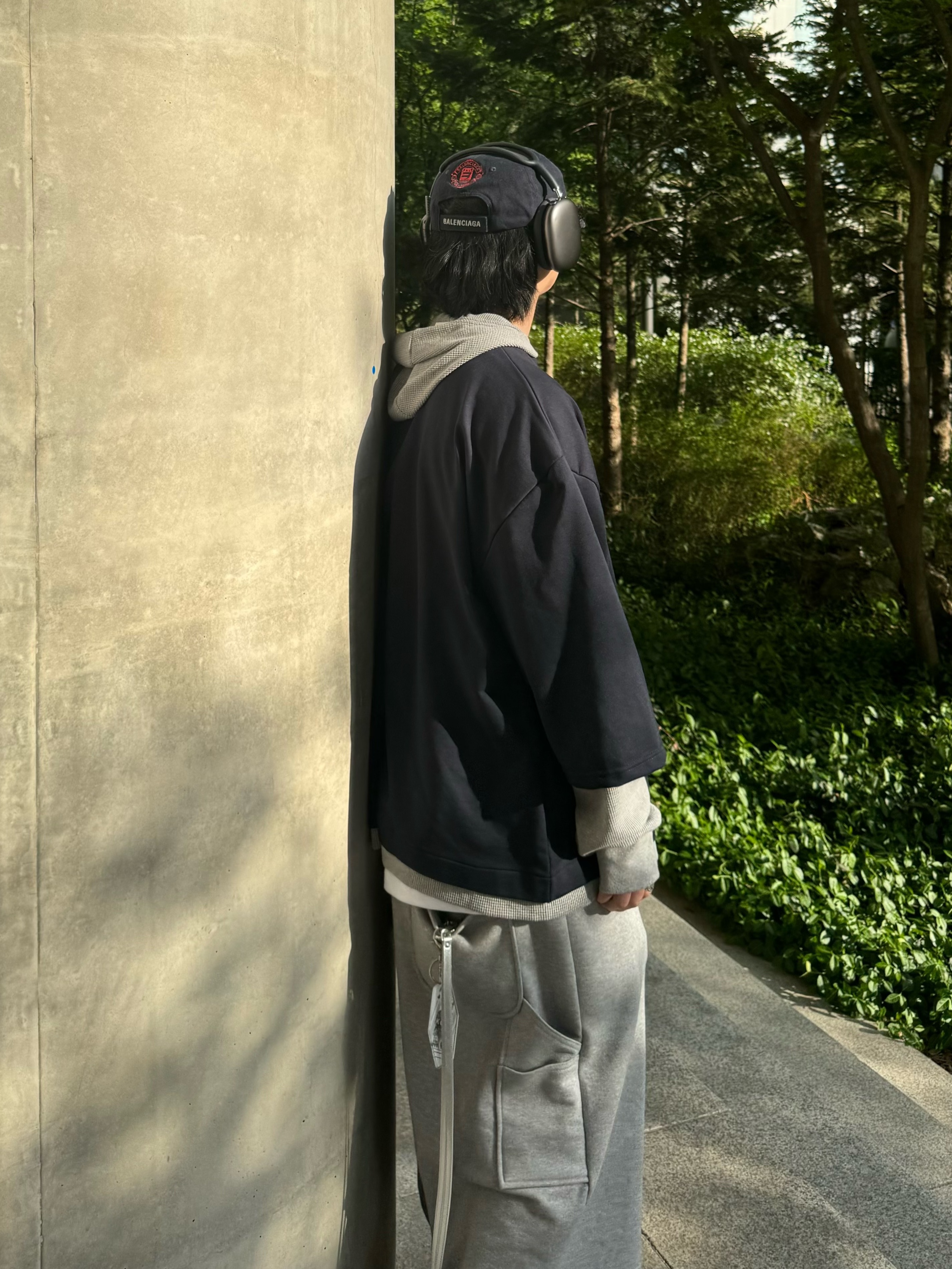 Balenciaga Unity Snowboard Cap Navy Blue, Apple AirPods Max Lightning Space Gray (Korean Ver.) 착용 스타일 - 3