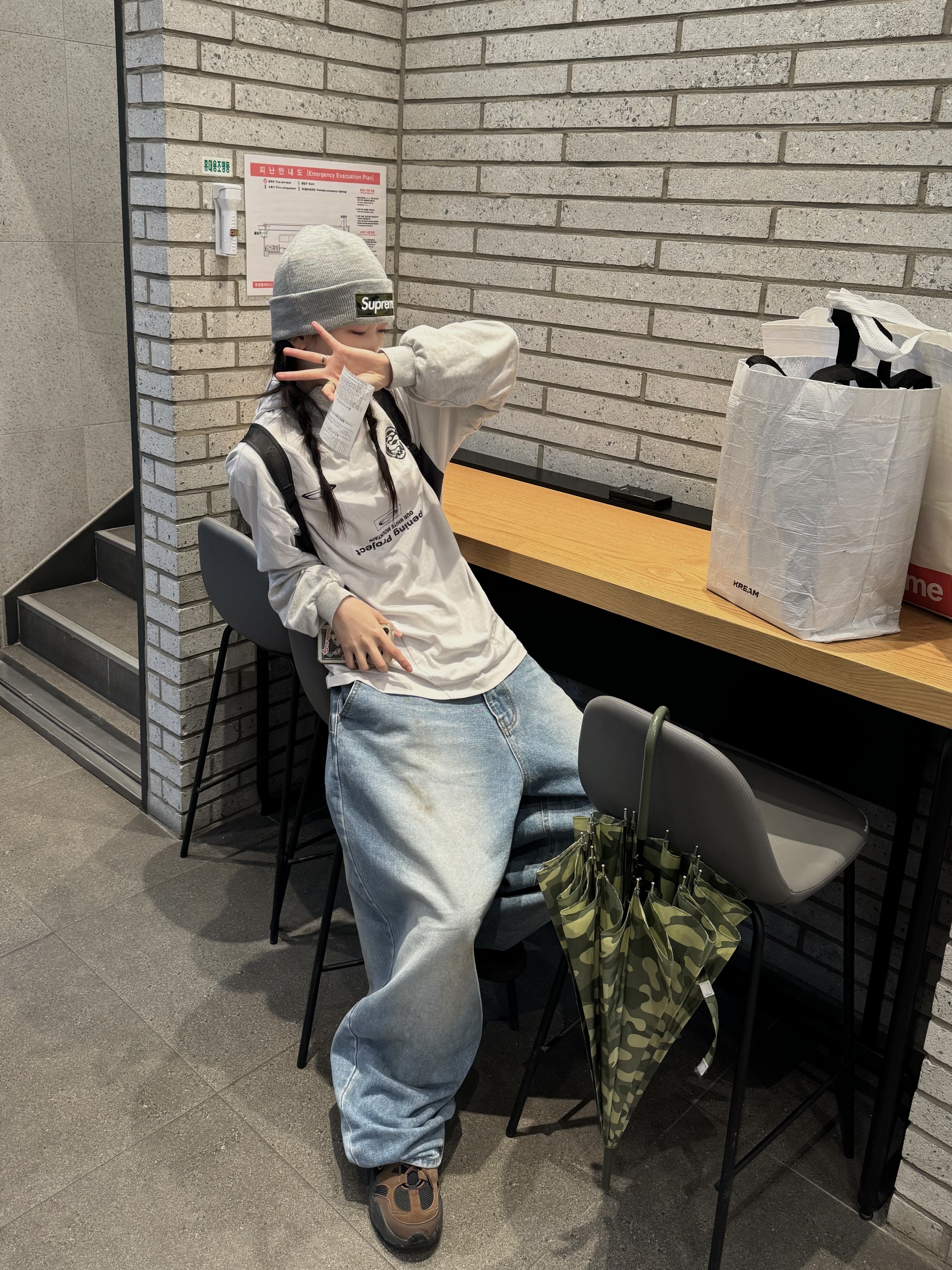 Opening Project Team Play T-Shirts White, Supreme New Era Box Logo Beanie Heather Grey - 23FW 착용 스타일 - 1