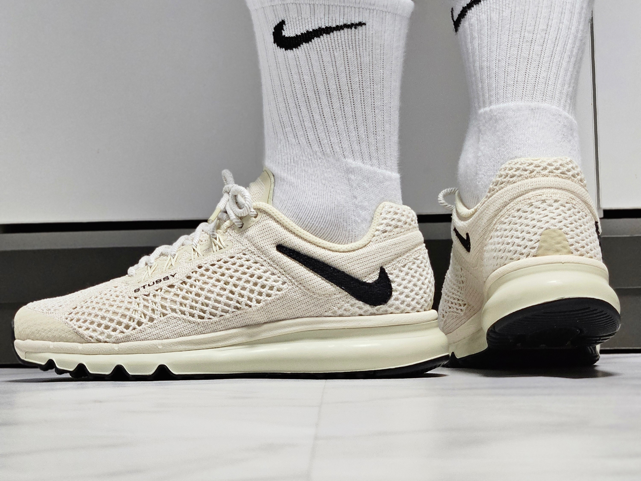 Nike x Stussy Air Max 2013 Fossil 착용 스타일 - 1