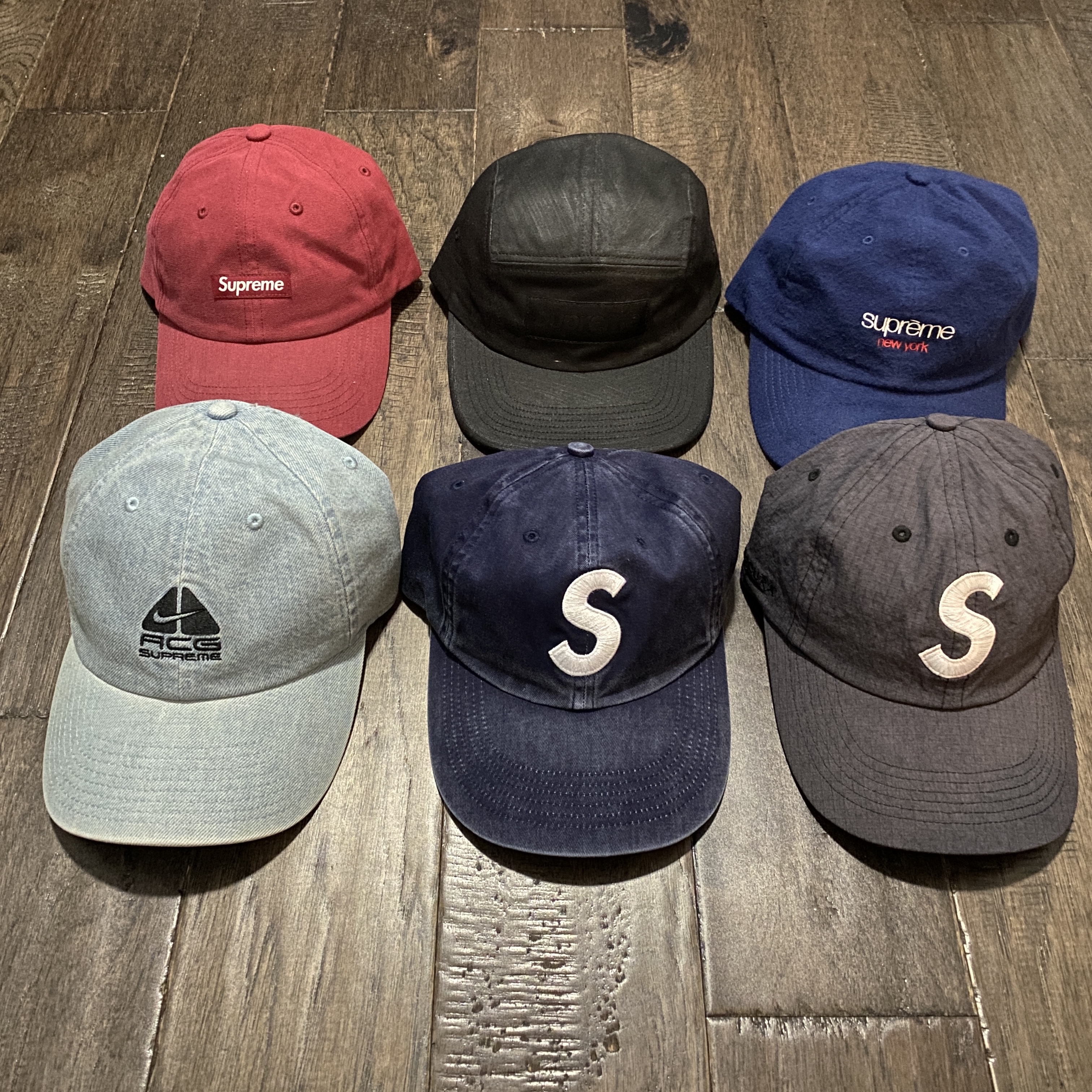Supreme x MM6 Maison Margiela Painted Camp Cap Black - 24SS, Supreme Pigment Print S Logo 6-Panel Navy - 23FW 착용 스타일
