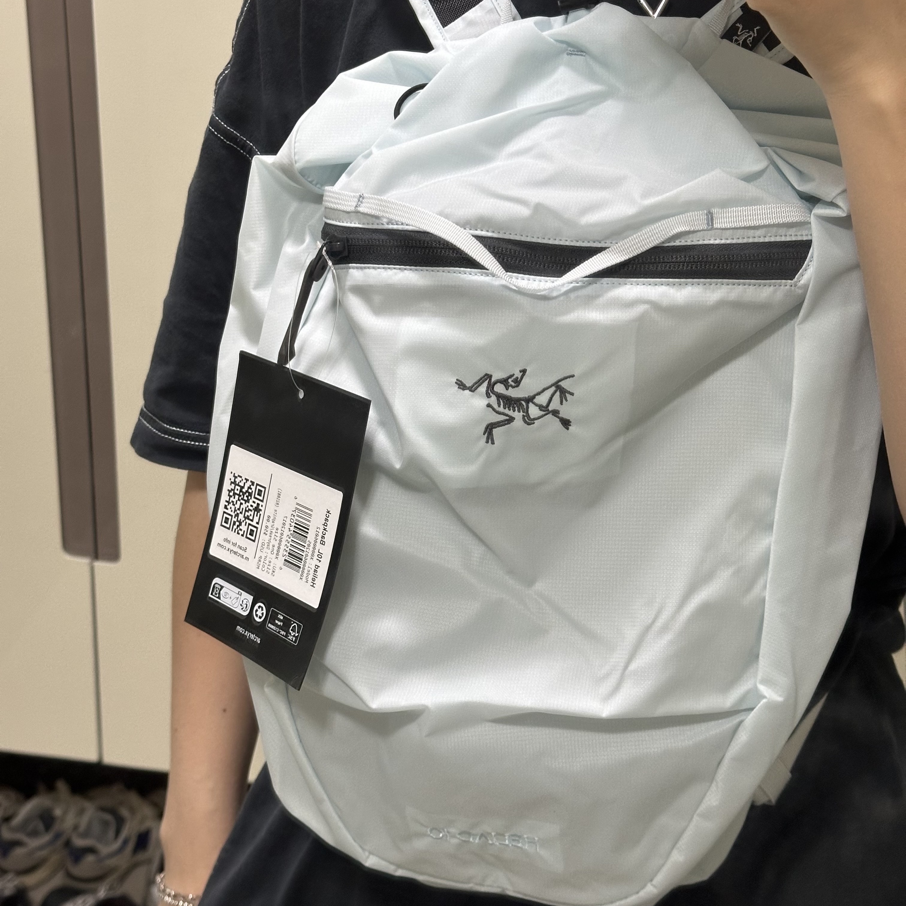 Arc'teryx Heliad 10 Backpack Daybreak Graphite 착용 스타일 - 1