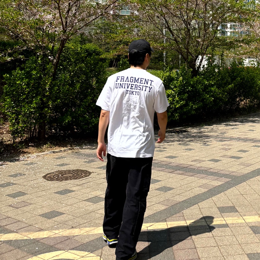 Fragment University T-Shirt F White 착용 스타일 - 2