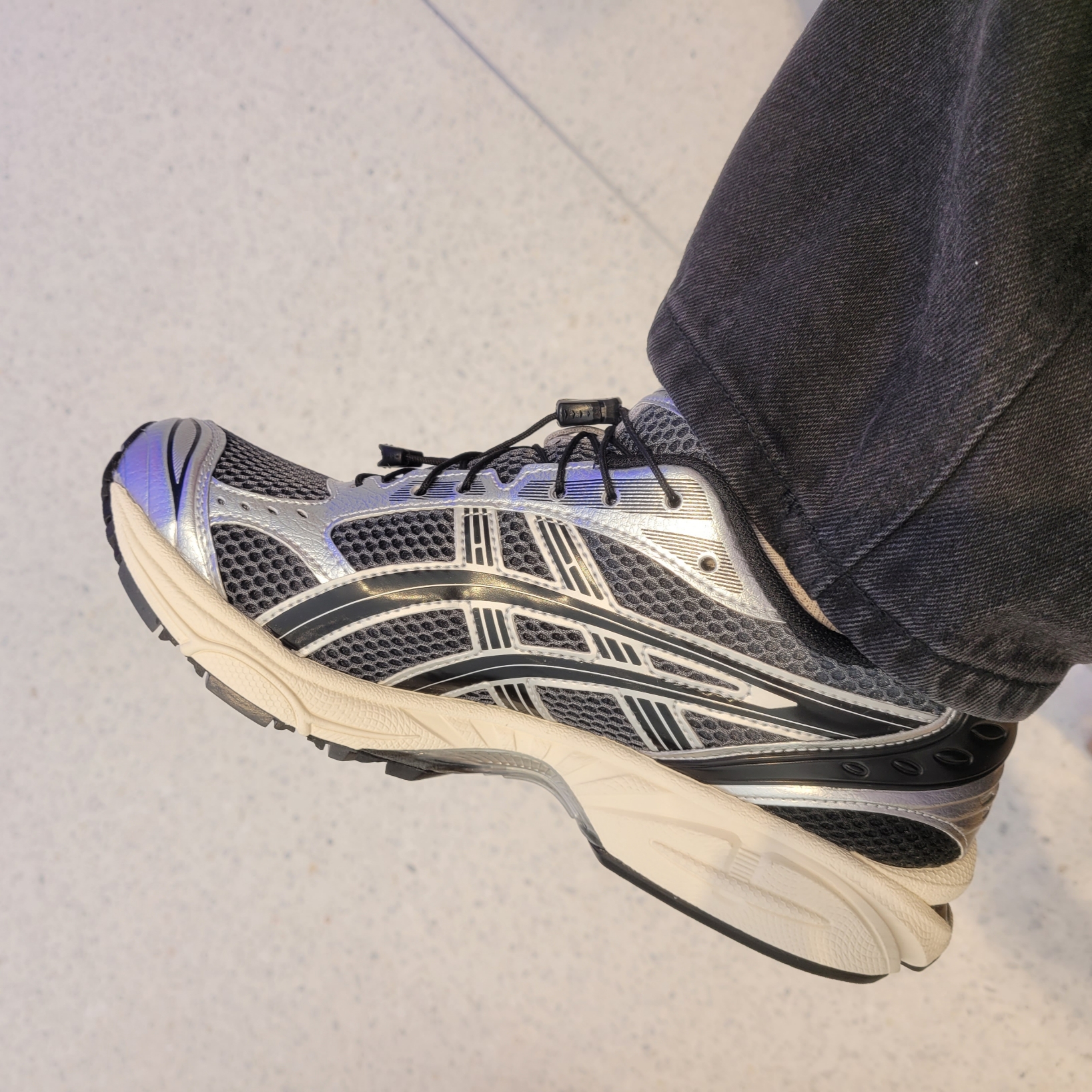 Asics Unlimited Gel-Kayano 14 Carrier Grey Black 착용 스타일 - 2