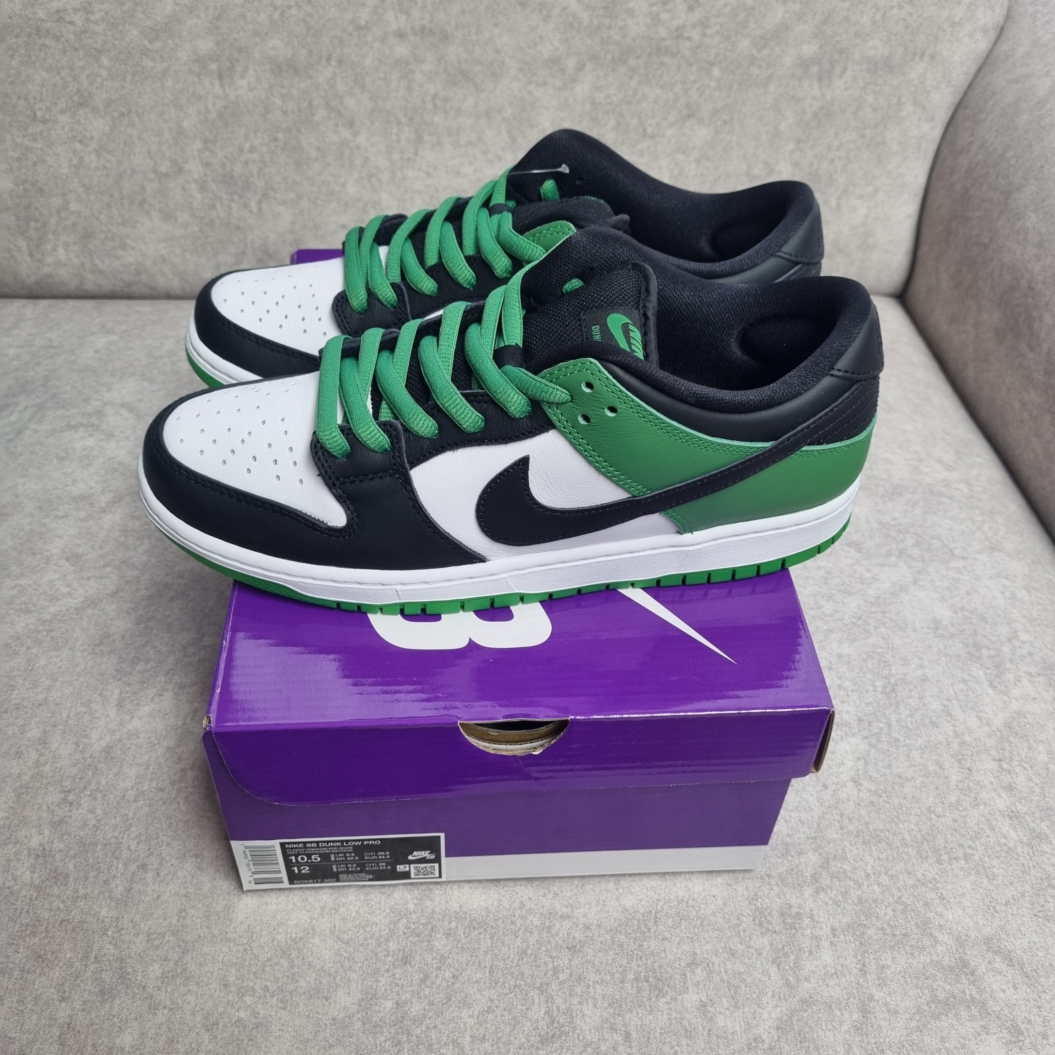 Nike SB Dunk Low Pro Black and Classic Green 착용 스타일