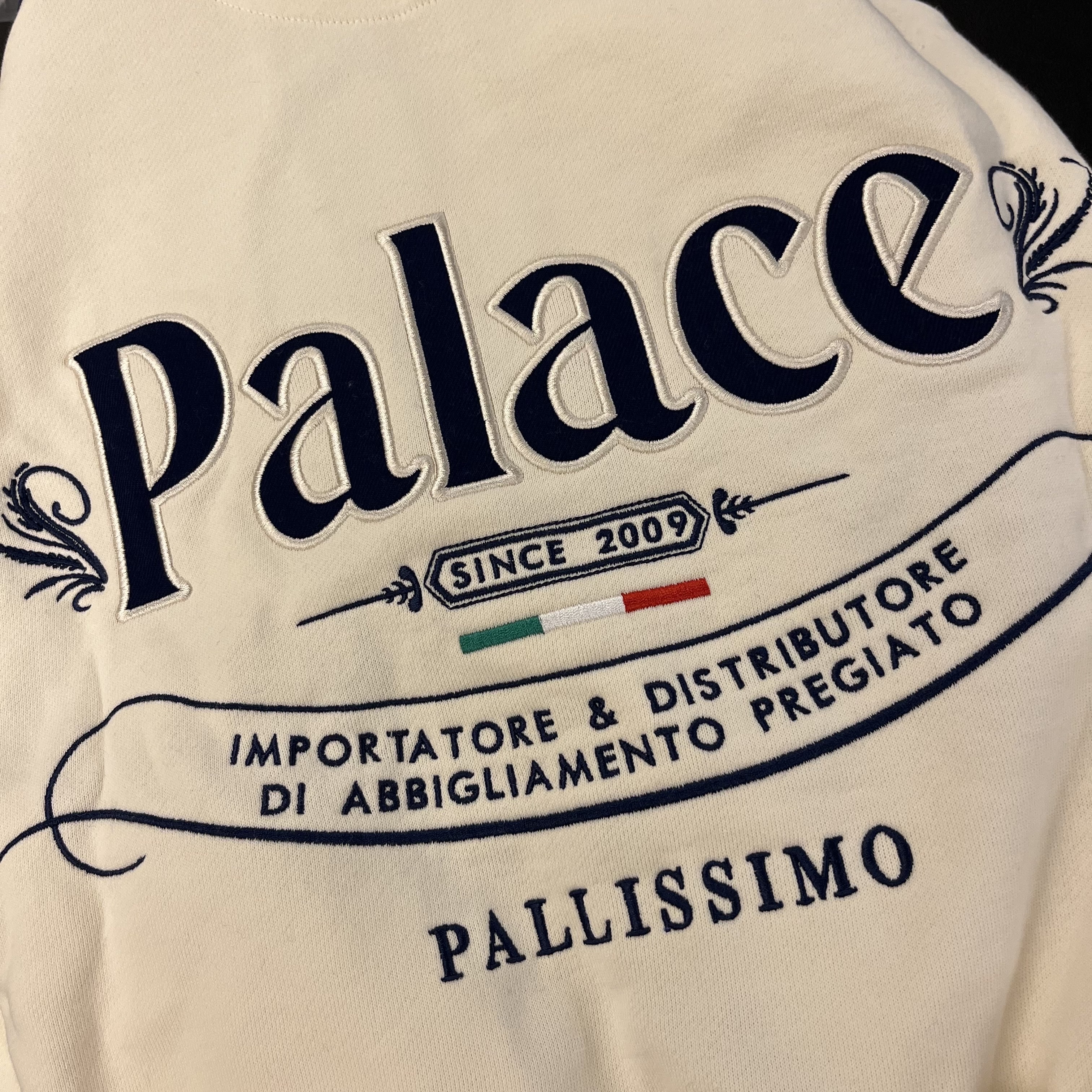 Palace Italia Zip Funnel Soft White - 24SS 착용 스타일 - 2