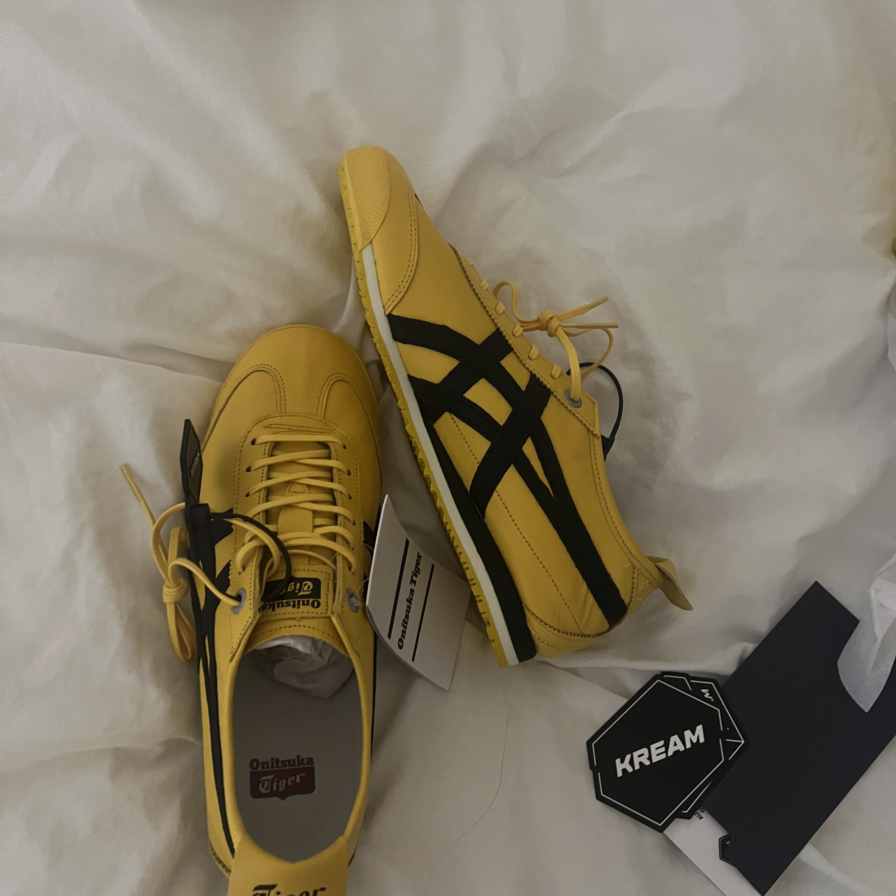 Onitsuka Tiger Mexico 66 SD Yellow Black 착용 스타일