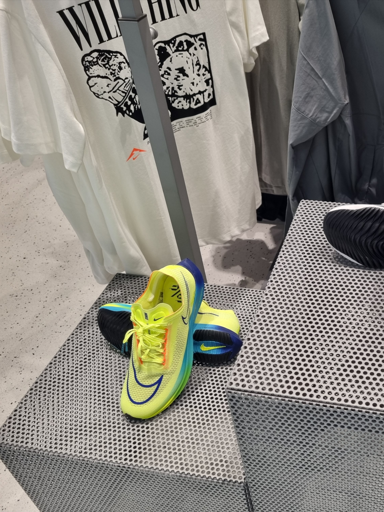 Nike ZoomX Streakfly Volt Black 착용 스타일