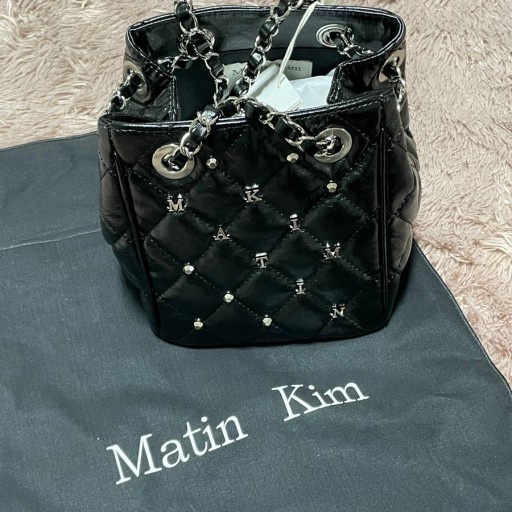 Matin Kim Stud Mini Quilting Bucket Bag Black 착용 스타일