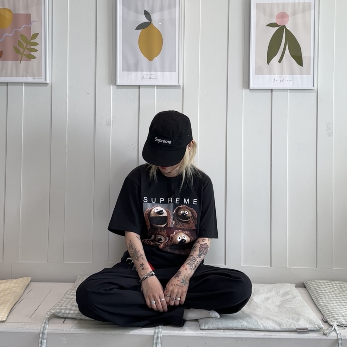 Supreme Rowlf T-Shirt Black - 24SS, Human Made Heart Keyring Red 착용 스타일 - 2
