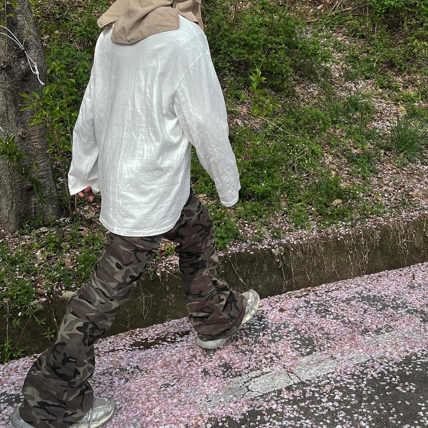 Balenciaga 3XL Sneakers Light Beige 착용 스타일 - 3