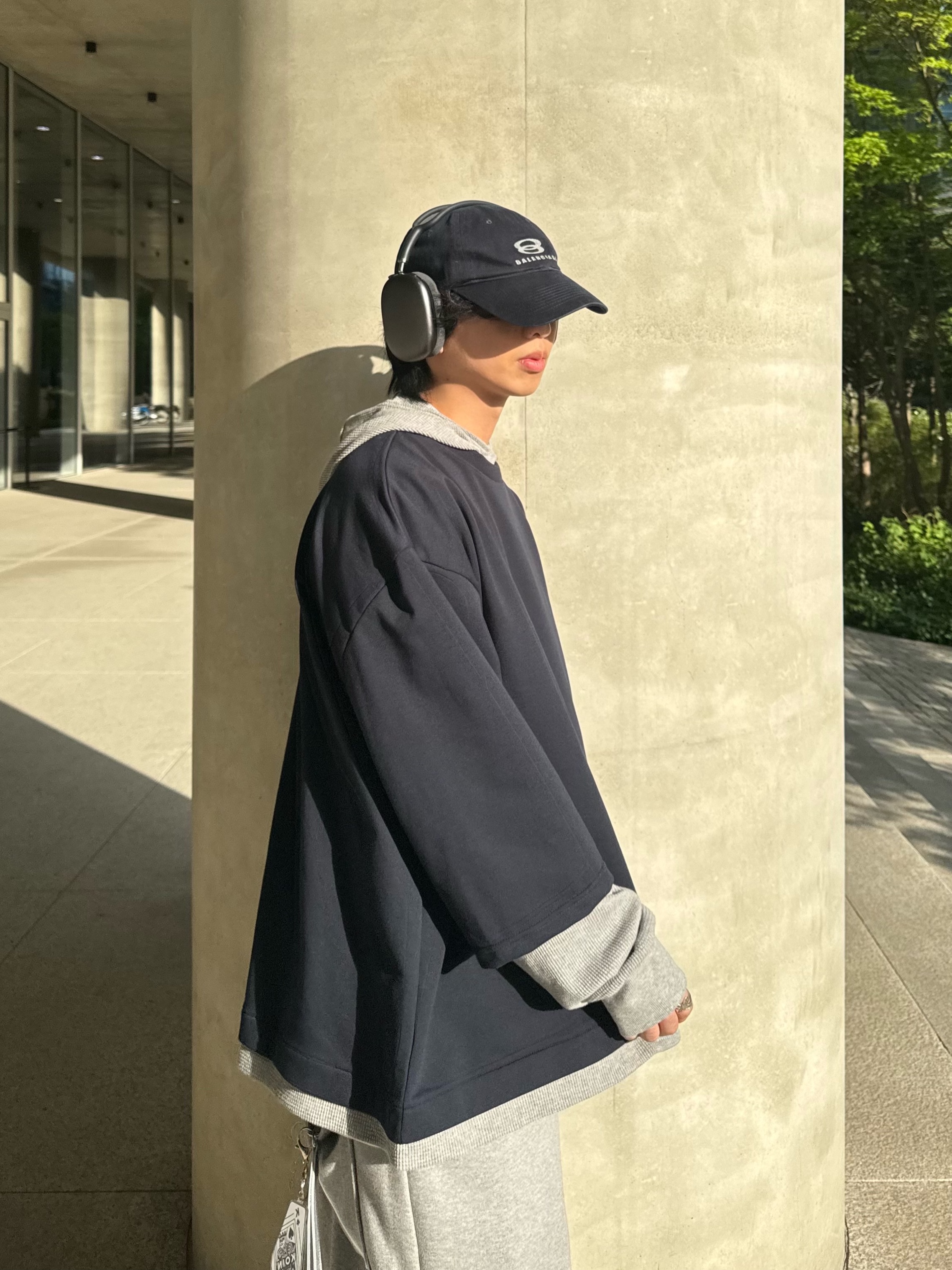 Balenciaga Unity Snowboard Cap Navy Blue, Apple AirPods Max Lightning Space Gray (Korean Ver.) 착용 스타일 - 2