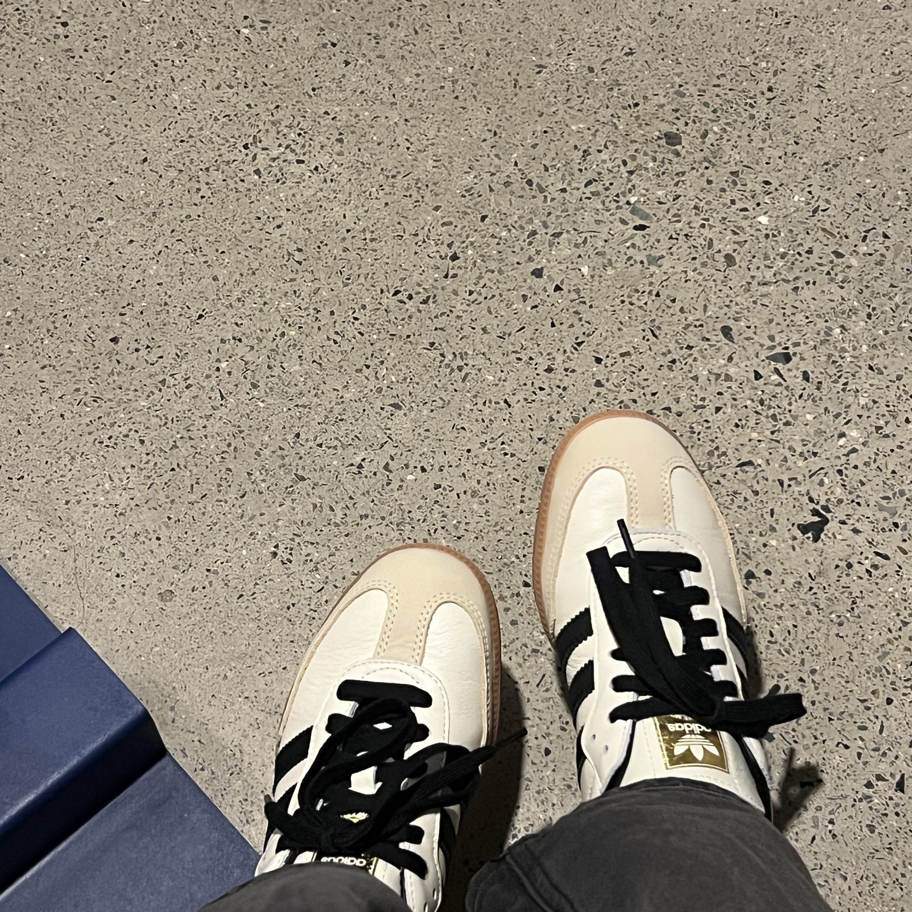 (W) Adidas Samba OG Cream White Core Black 착용 스타일 - 1