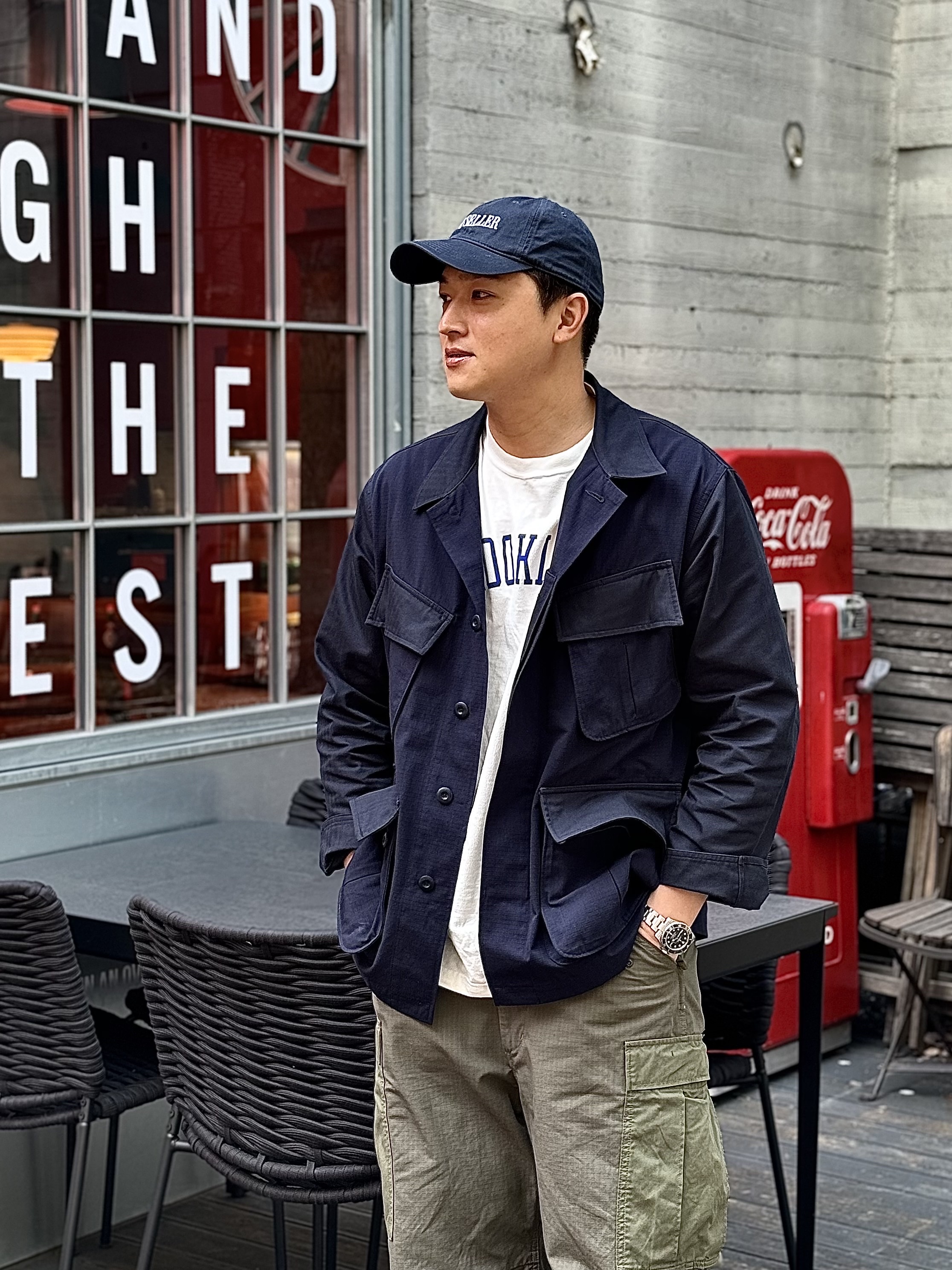 Nanamica Cargo Pants Khaki, Vans Vault OG Authentic LX Navy 착용 스타일 - 3