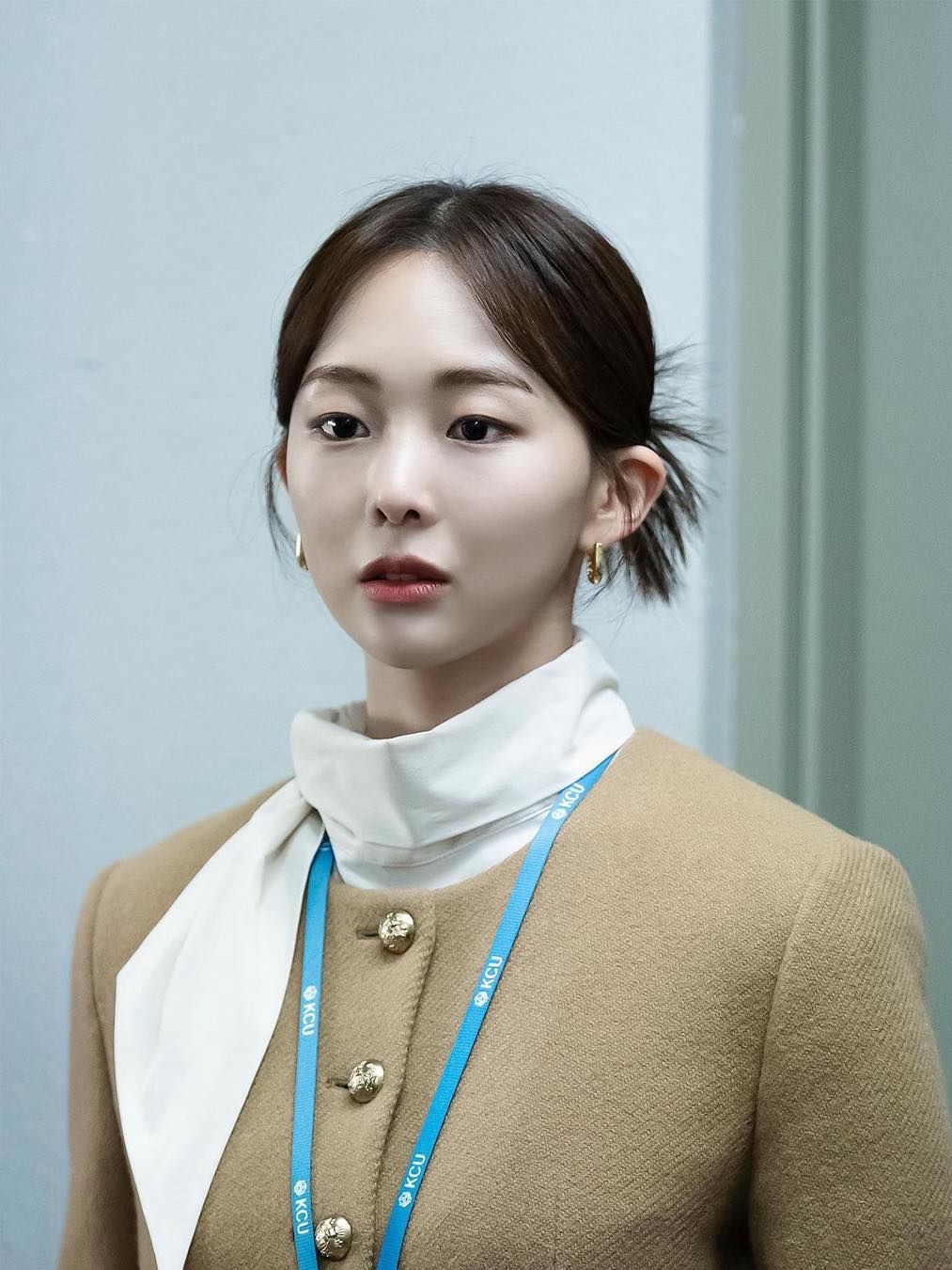 STU Women’s 3 Button Blazer Beige 착용 스타일 - 5