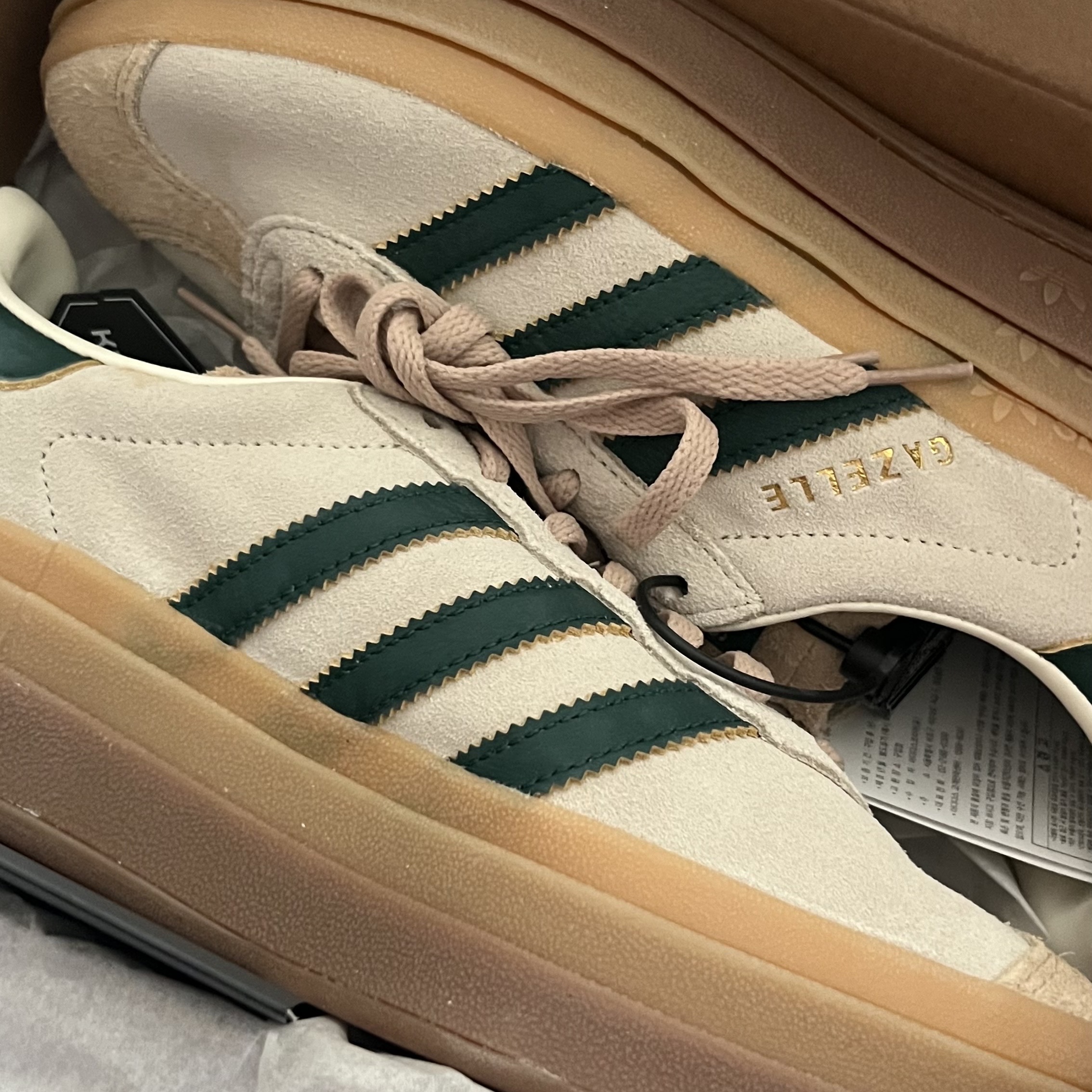 (W) Adidas Gazelle Bold Cream White Collegiate Green 착용 스타일