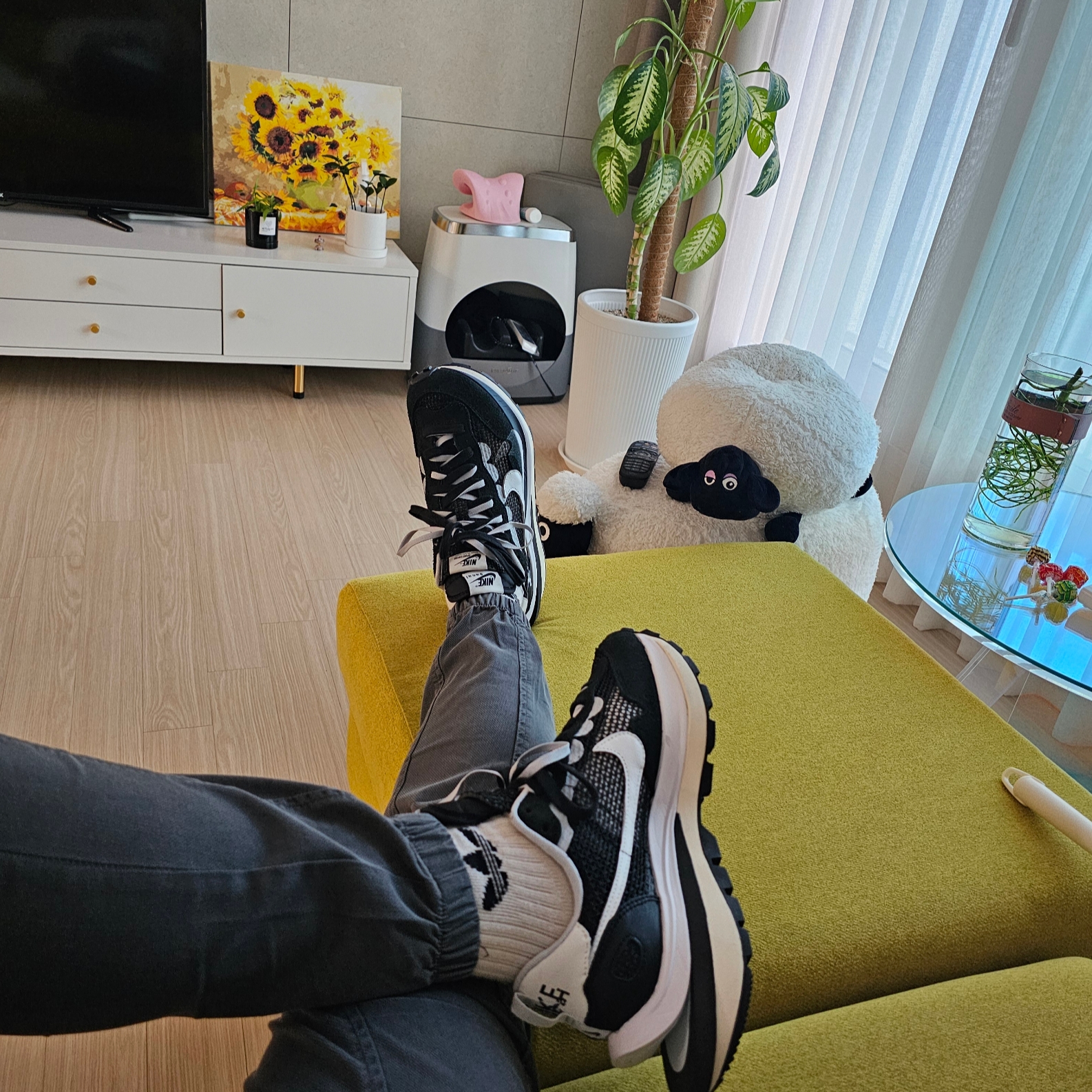 Nike x Sacai VaporWaffle Black White 착용 스타일 - 1