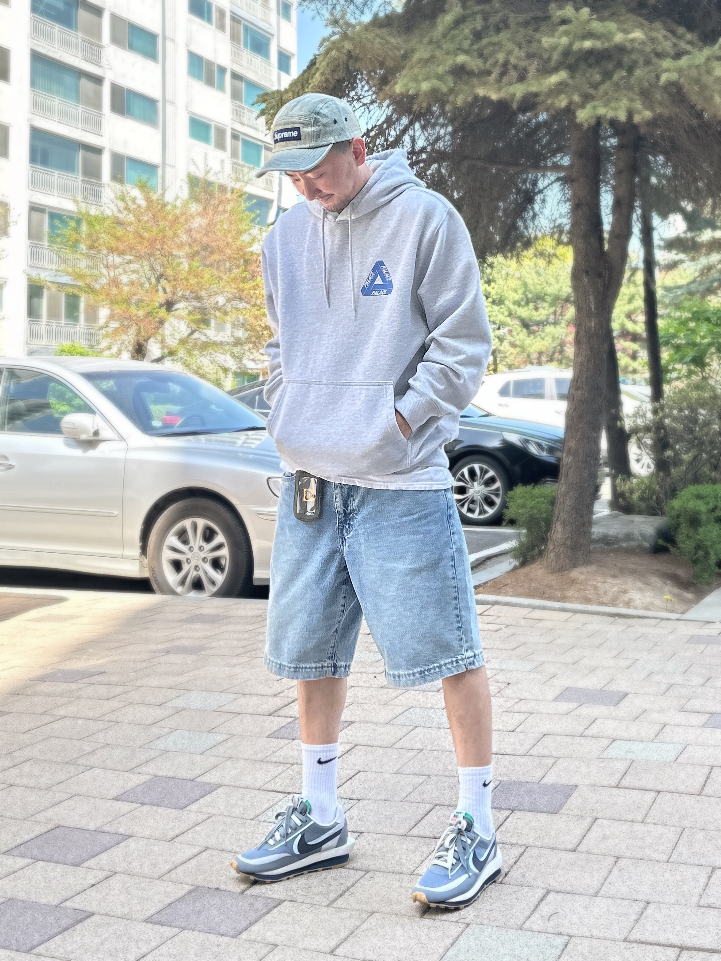 Supreme Washed Chino Twill Camp Cap Dirty Indigo - 24SS, Palace Bit Grippy Tri-Ferg Hood Grey Marl - 24SS 착용 스타일