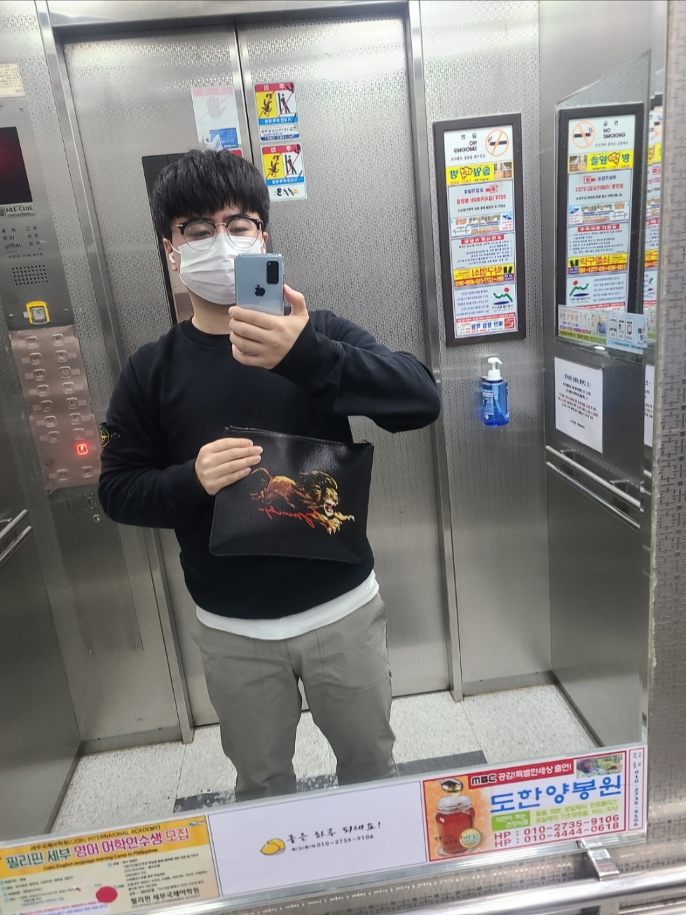 Stone Island 63020 Crewneck Sweatshirt Black - 22FW 착용 스타일
