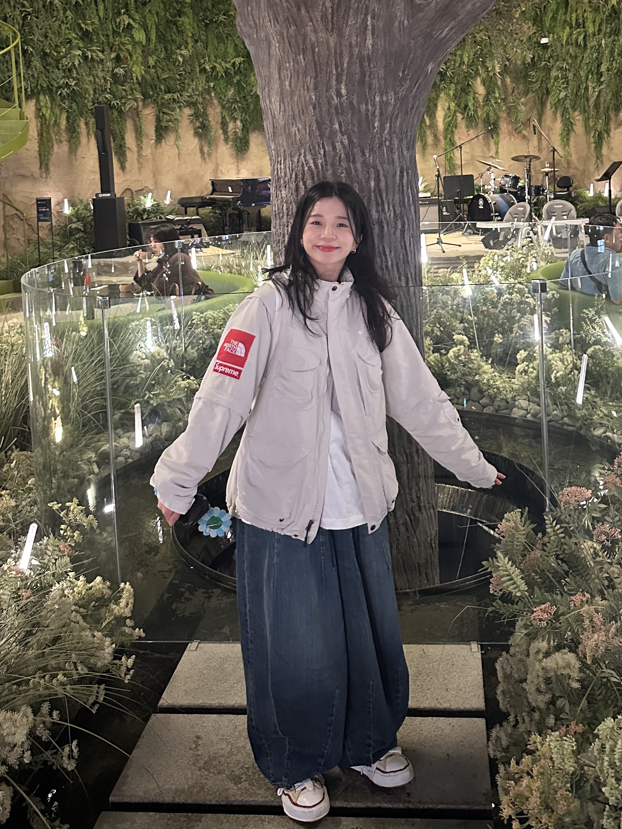 Supreme x The North Face Trekking Convertible Jacket Stone - 22SS, Needles H.D. Pants 12 Oz Denim Indigo 착용 스타일