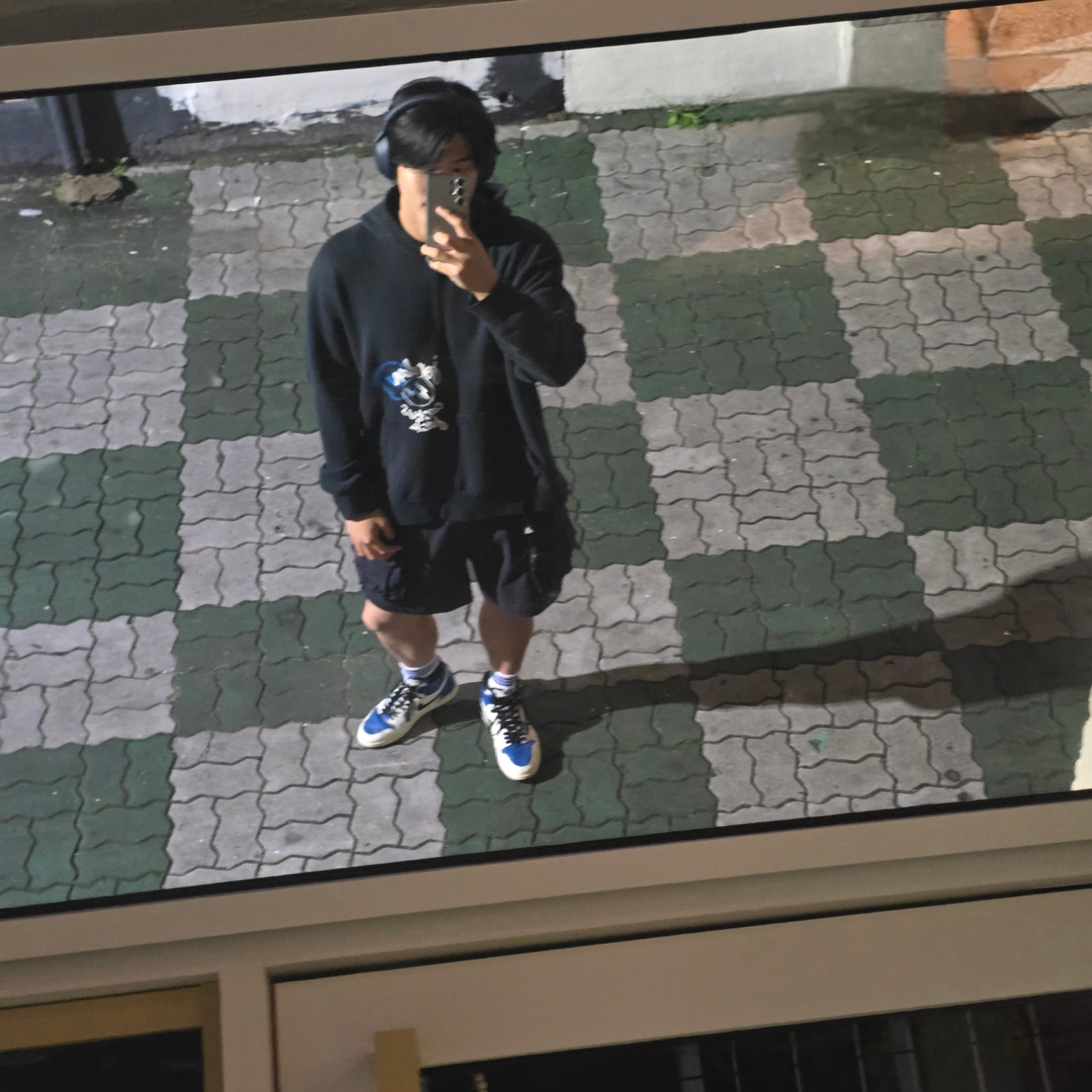 Jordan 1 x Travis Scott x Fragment Retro High OG SP Military Blue, Jordan x Travis Scott x Fragment Hoodie Black (DJ0615-010) 착용 스타일